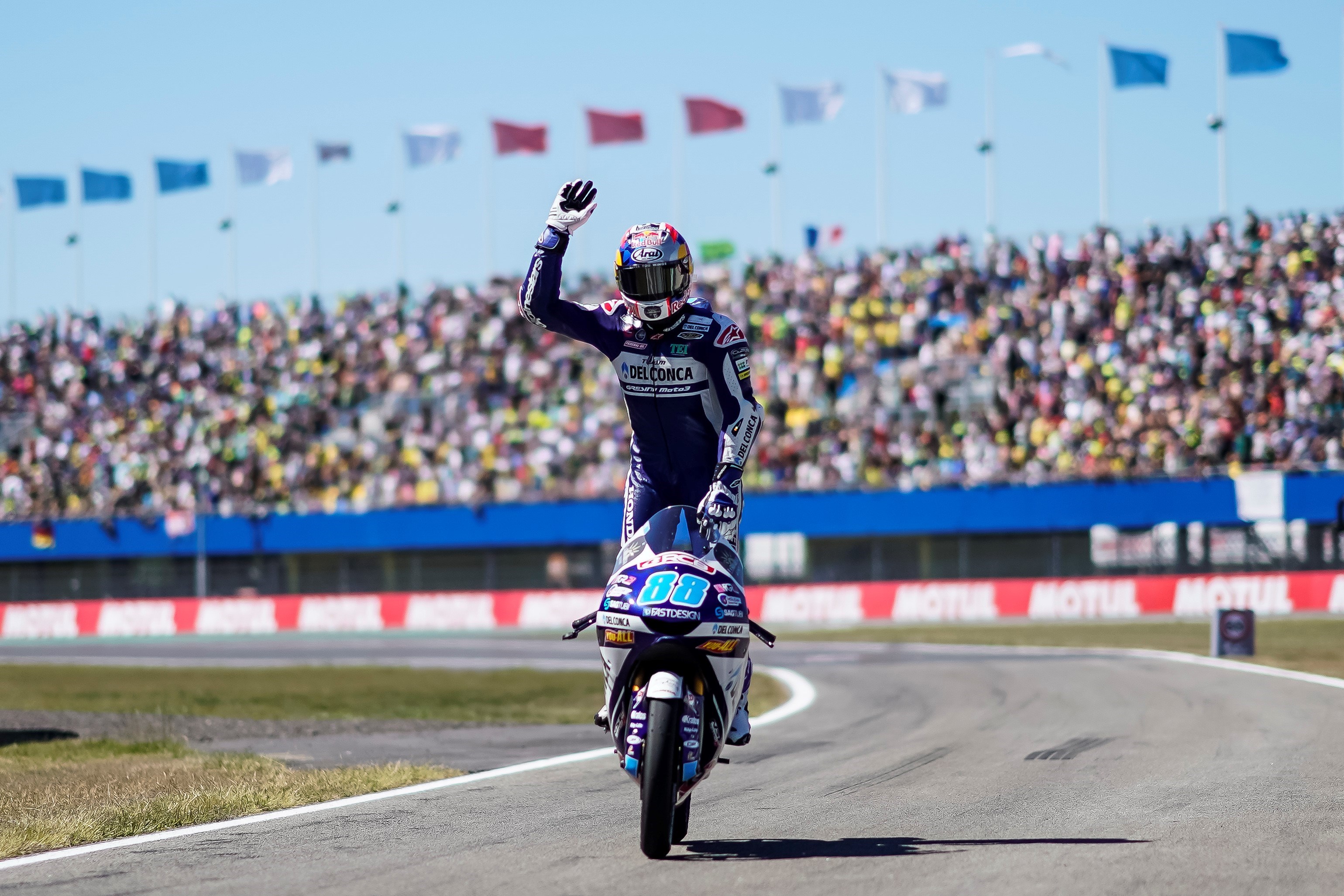 Martin Takes Championship Lead With Fourth 2018 Win