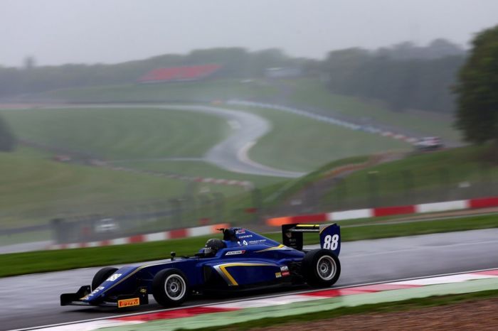 British F3 – Sun Yue Yang the shining light in a crazy race two