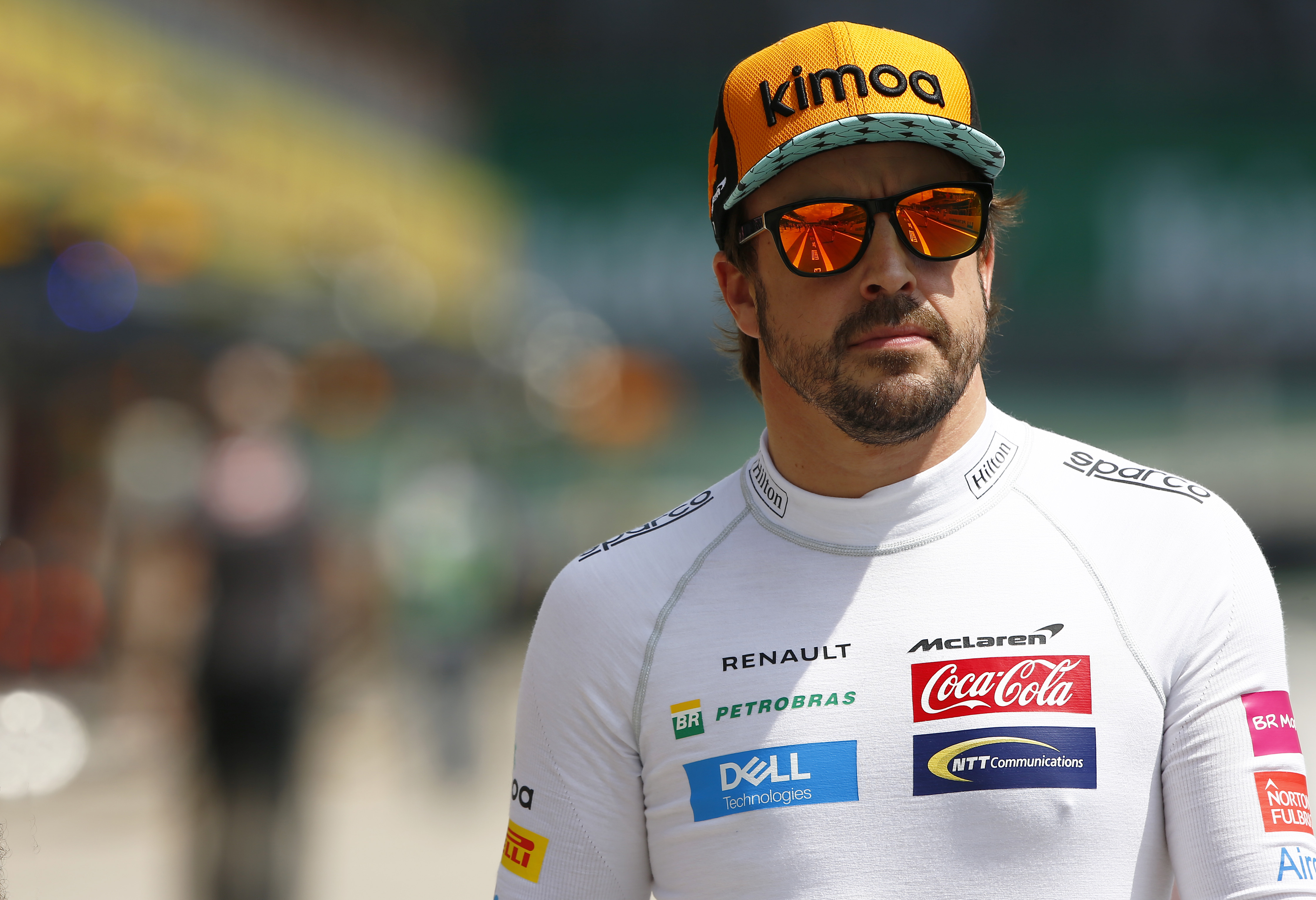 Fernando Alonso and Jimmie Johnson complete Bahrain car-swap