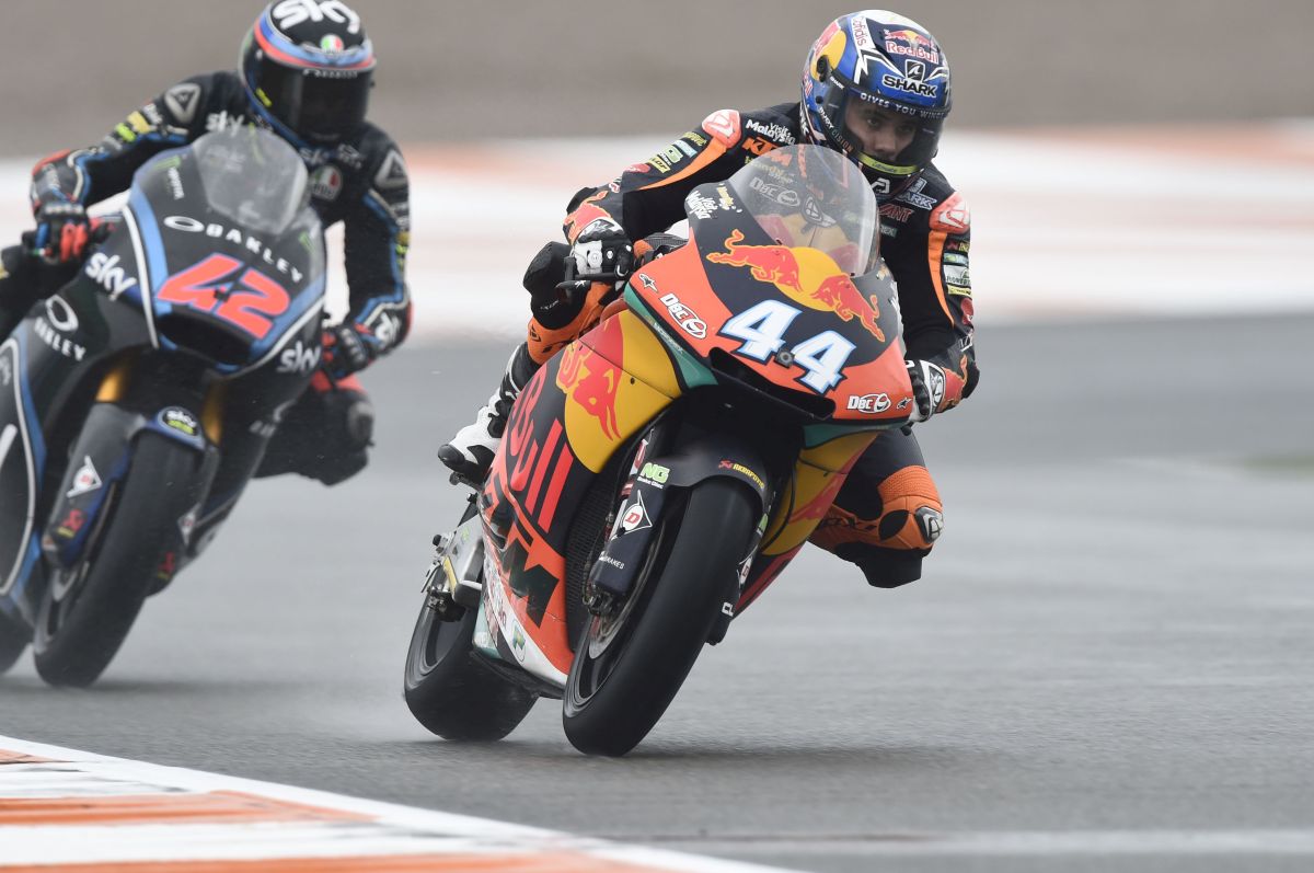 Moto2 Report: Oliveira Clinched Final Win After Marquez Crashes Out