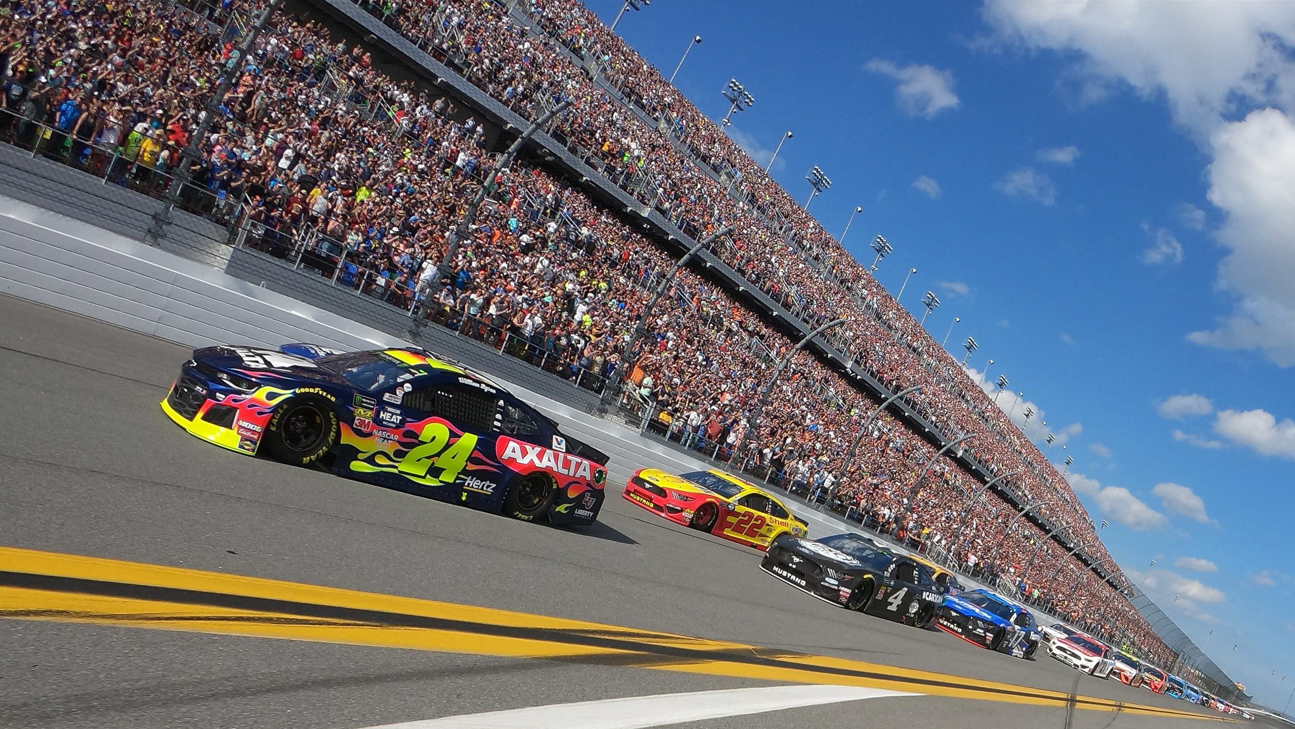 Hamlin takes the win in wreck-filled race: Daytona 500 Report