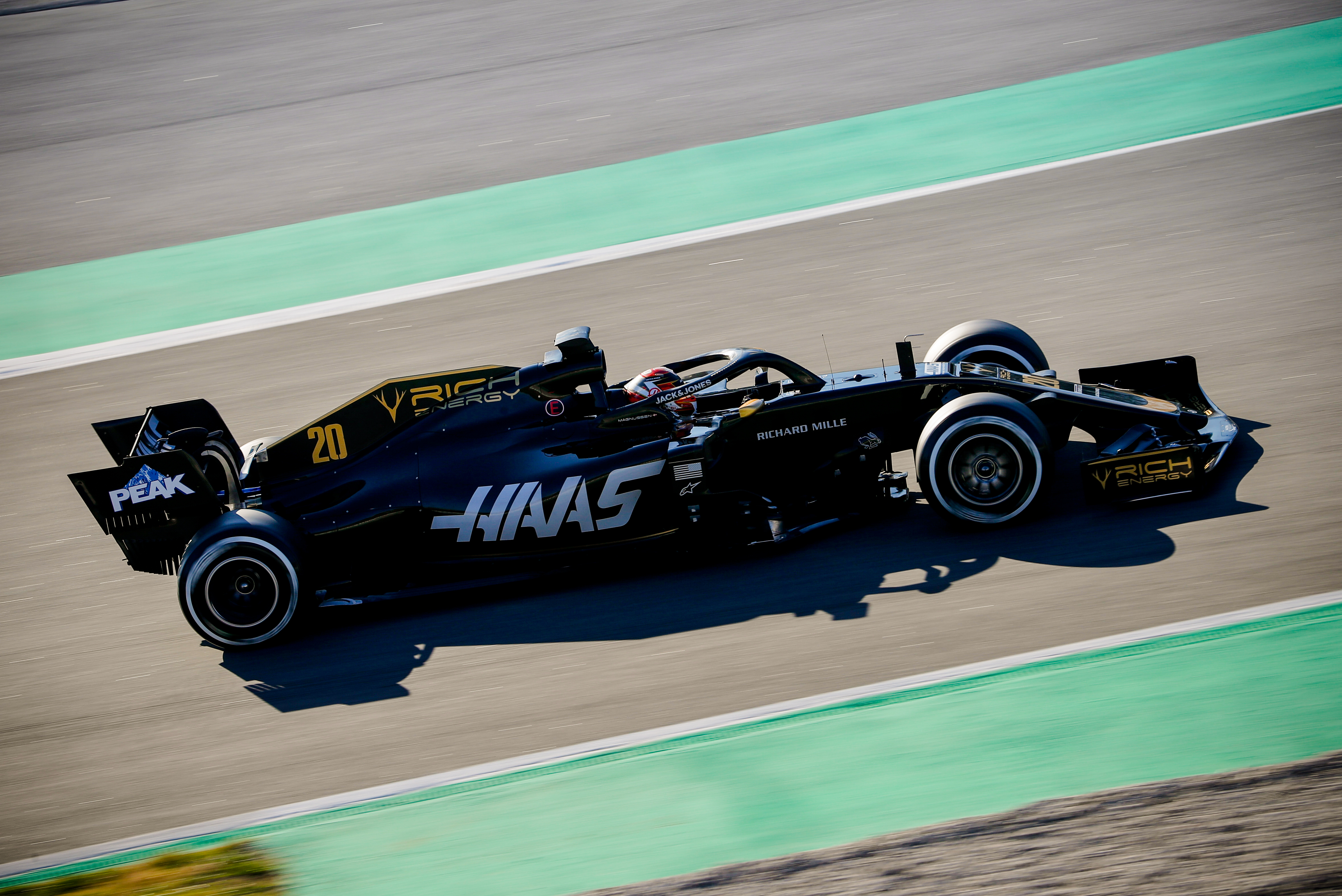 The Haas Project – Romain Grosjean, Kevin Magnussen & Guenther Steiner On F1 2019 & Beyond | M1TG