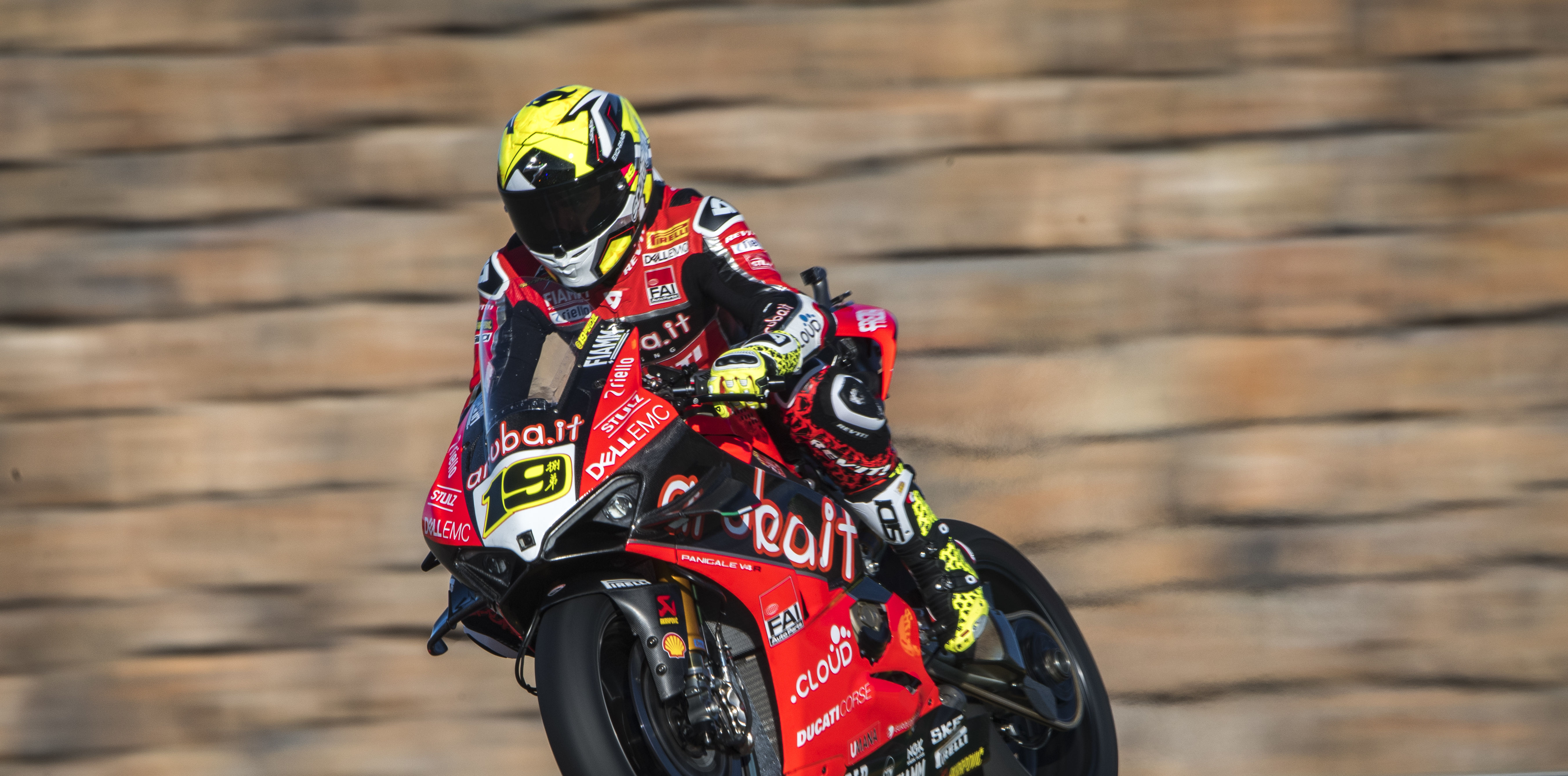 WorldSBK: Dominant Bautista avoids battle behind to score seventh straight win