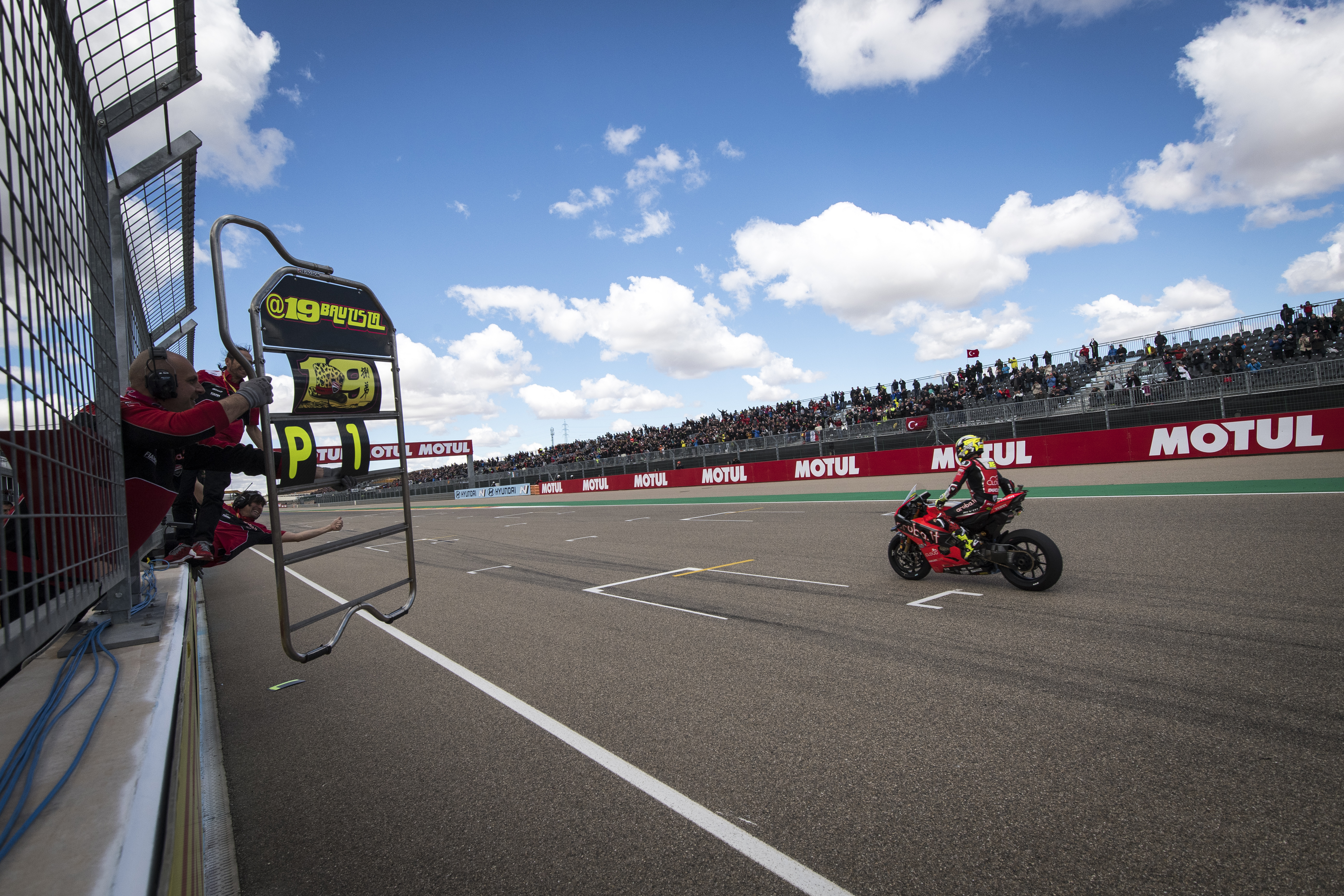 WorldSBK: Bautista Dominates Again for Ninth Win