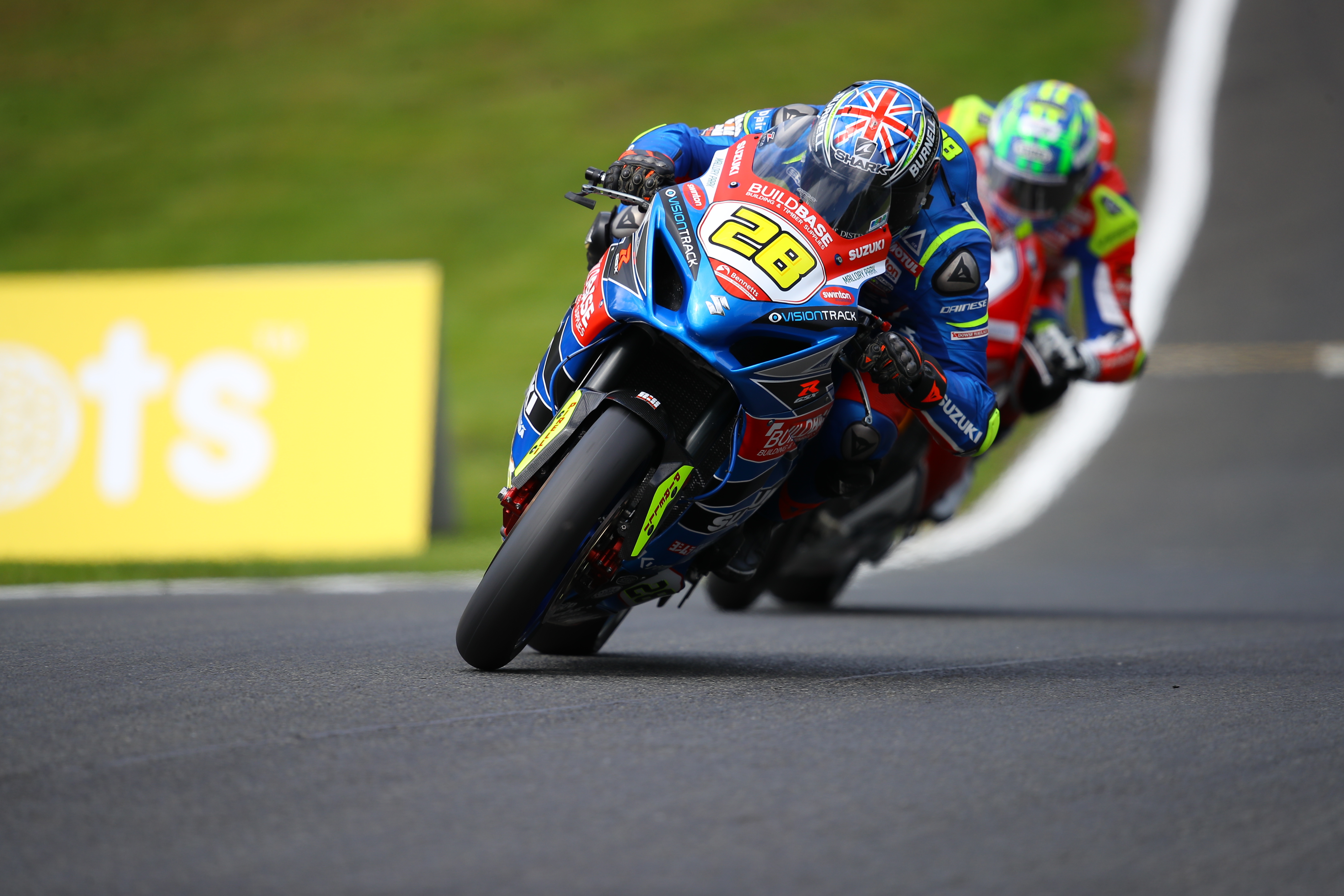BSB: Brookes Takes Cadwell Park Pole Position