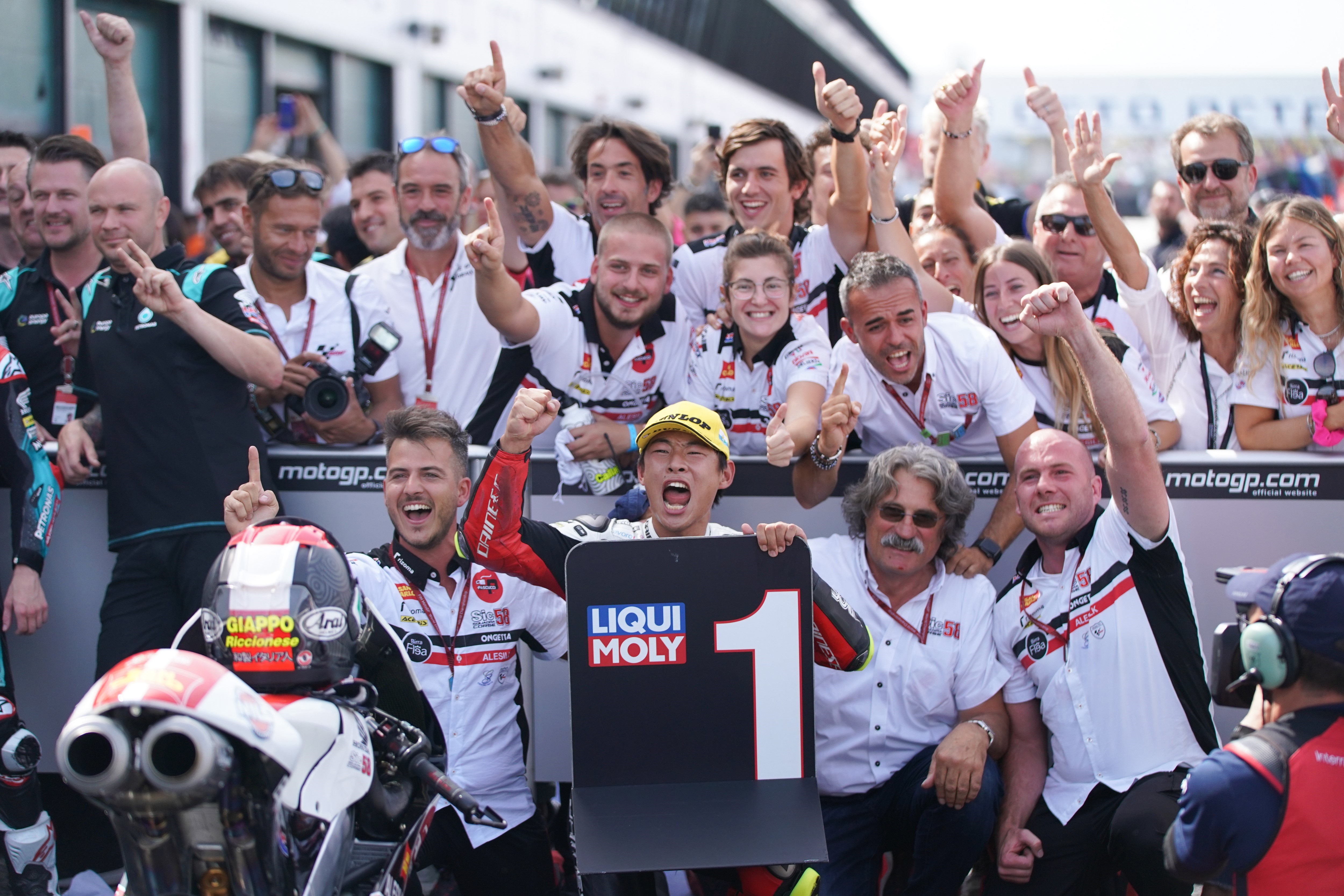 Moto3: Suzuki Takes Emotional First GP Win in Chaotic San Marino Race