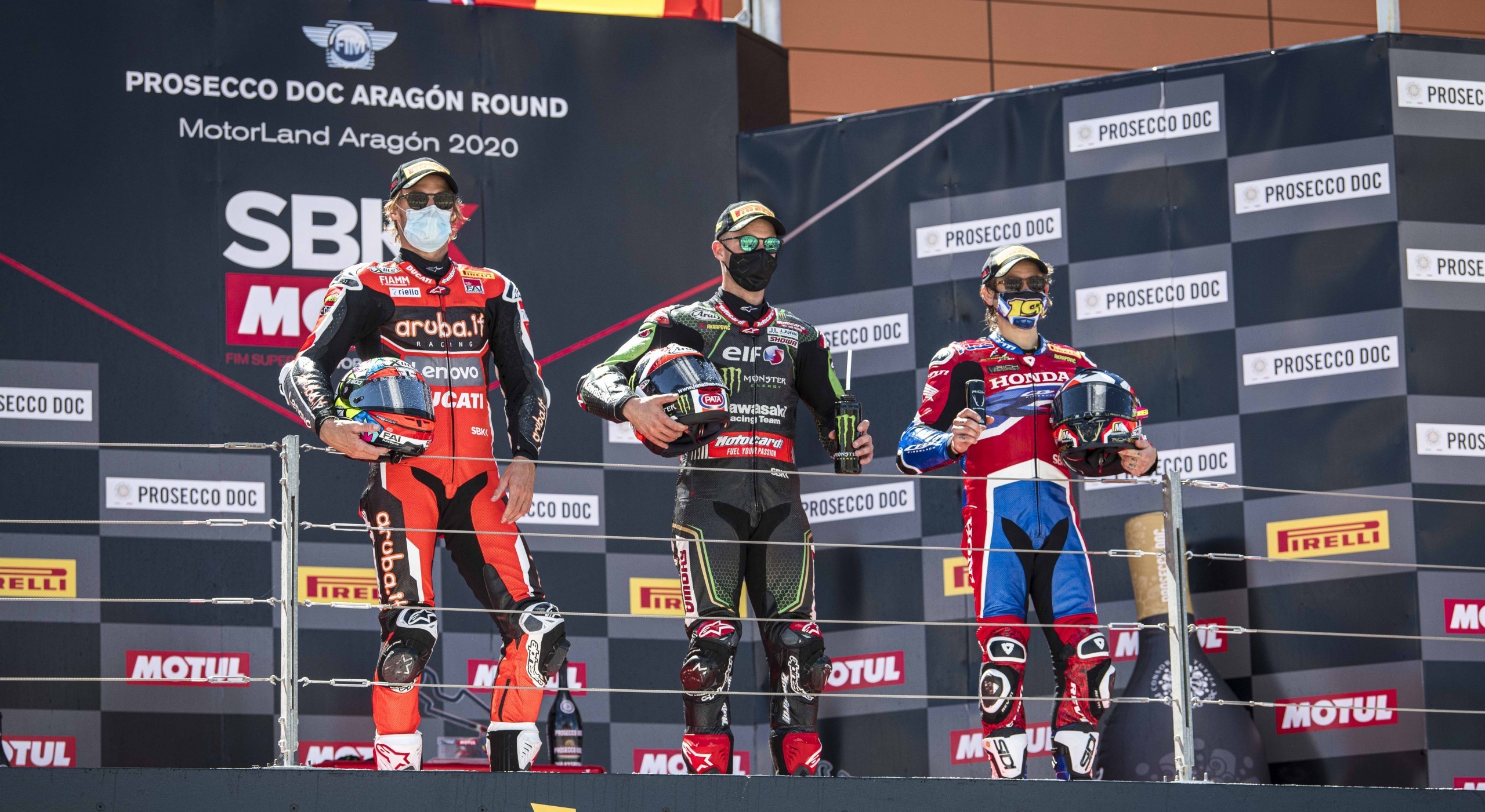 Rea rides to victory in Aragon despite pressure from Davies