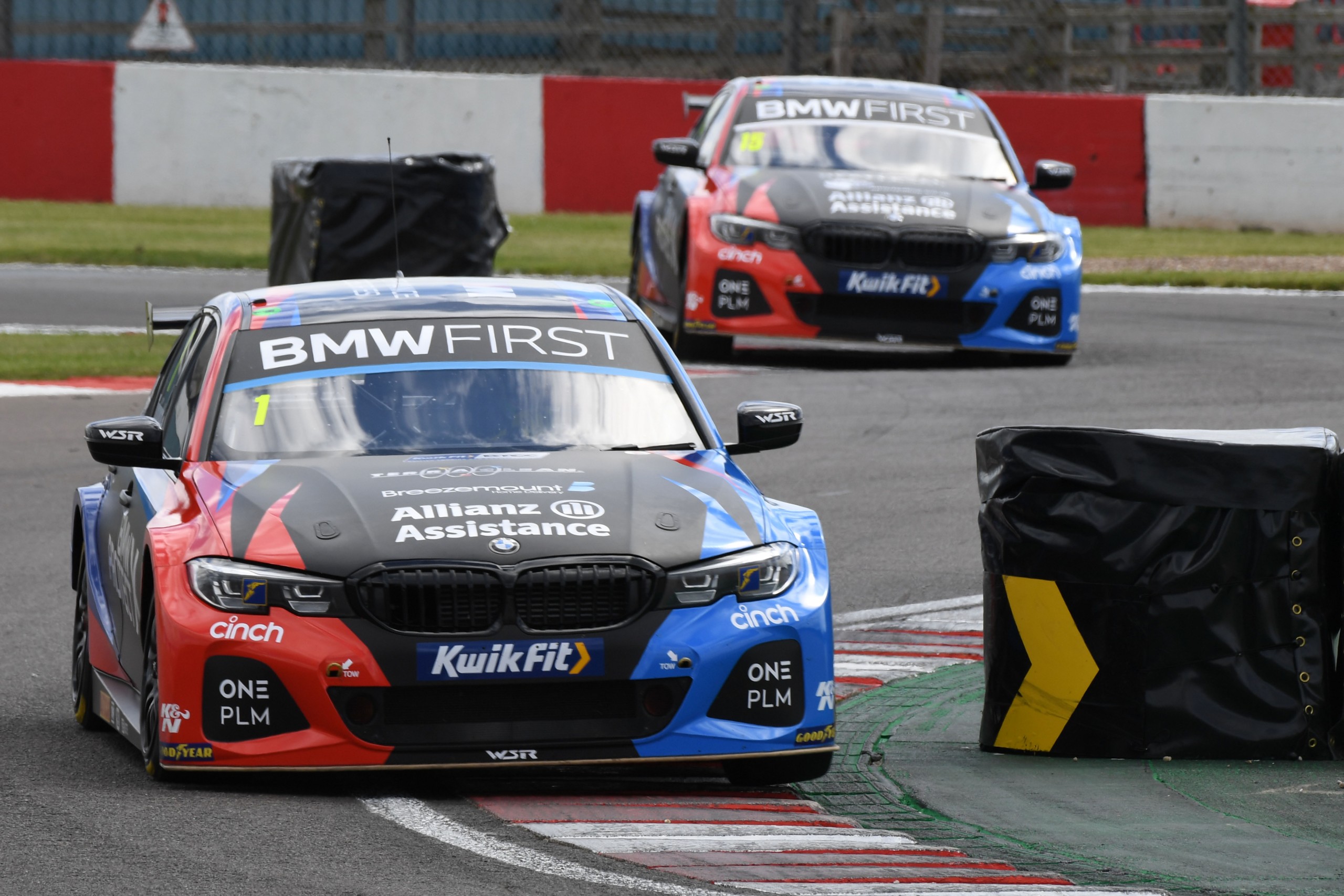 Colin Turkington takes pole for BTCC Donington opener