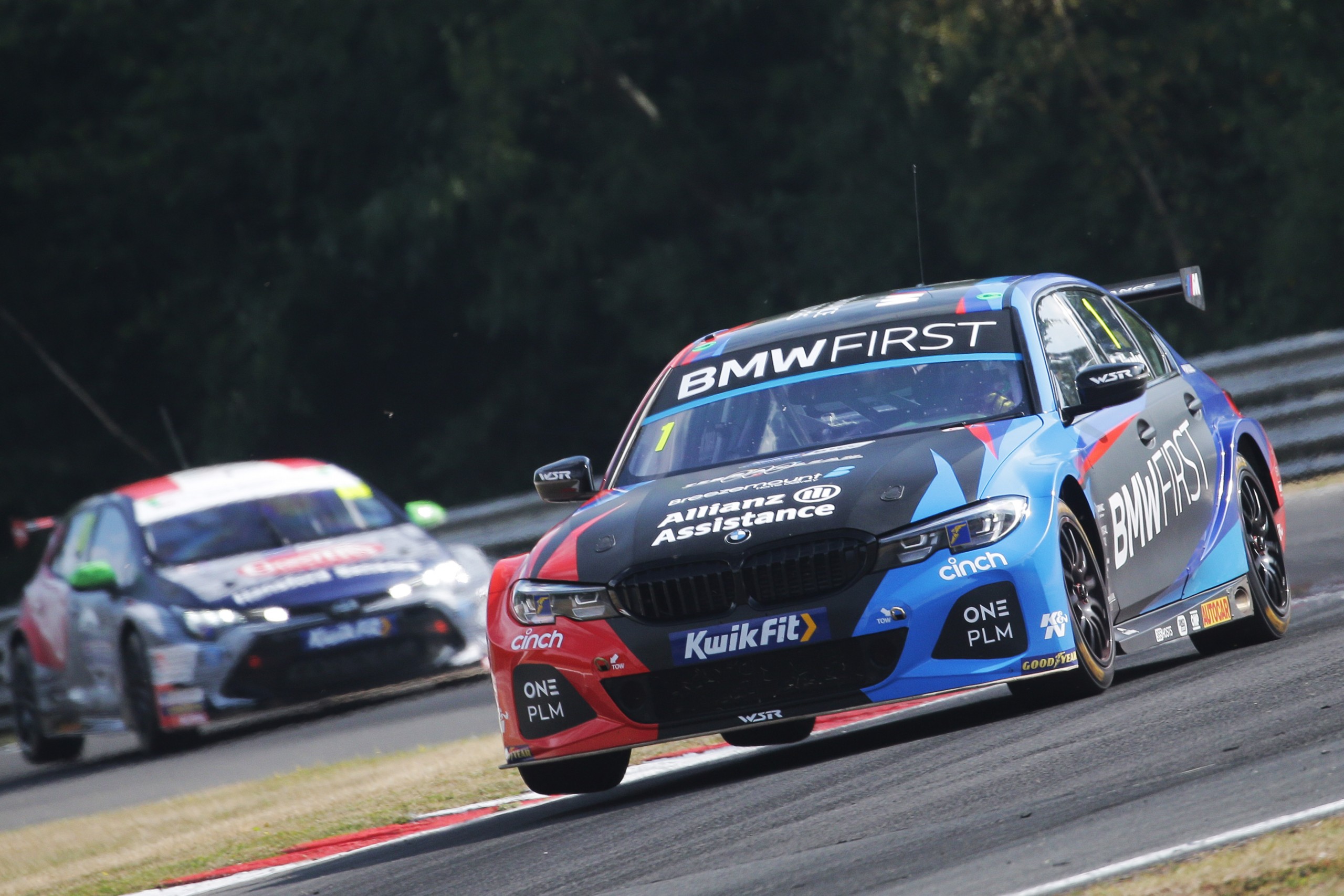 Turkington takes win as Honda drivers suffer mechanical issues