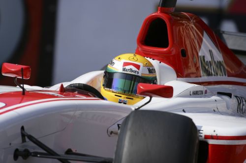lewis hamilton gp2