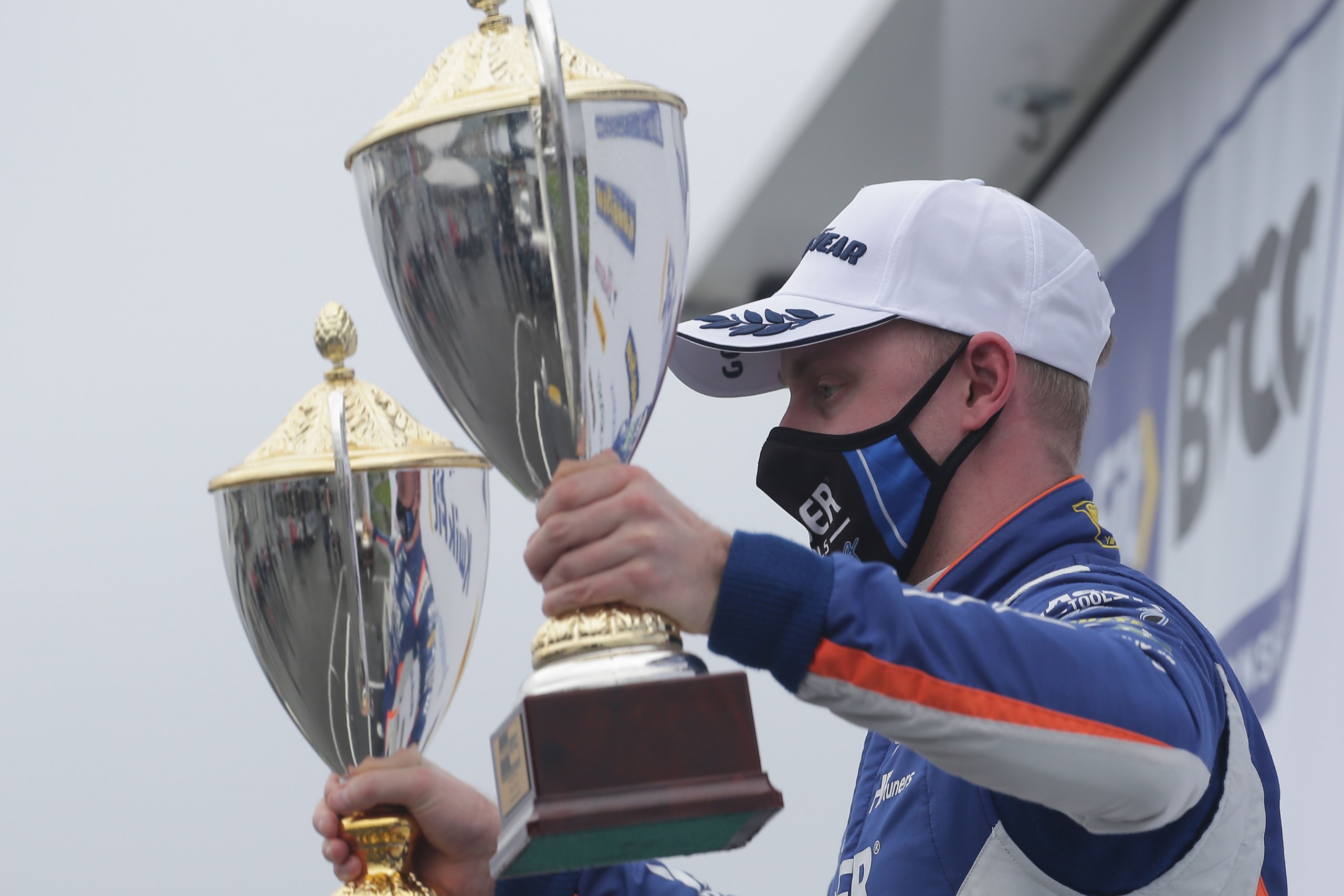 BTCC Brands Hatch – Ash Sutton wins 2020 BTCC title