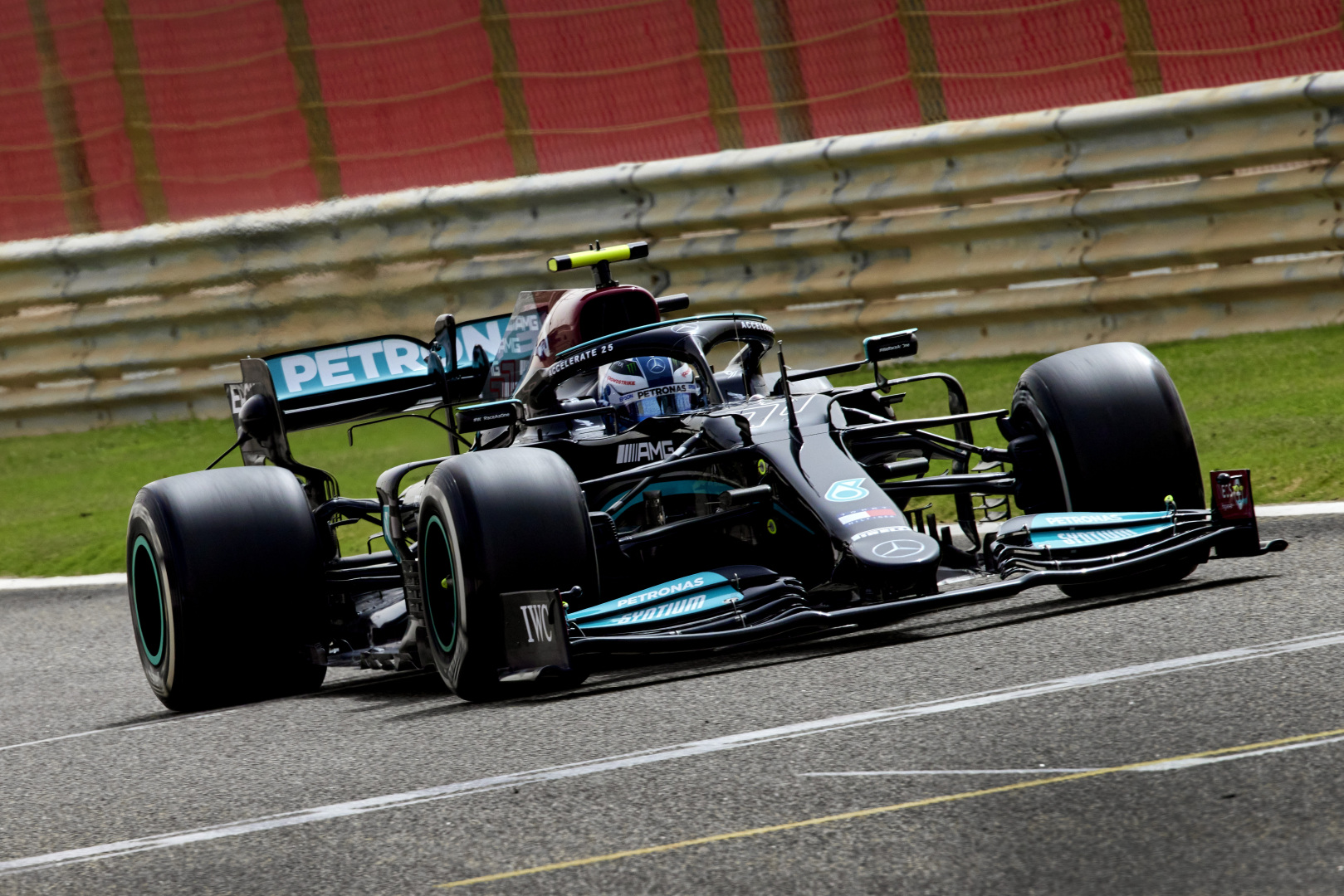 F1 testing: Bottas fastest on day 2 despite more Mercedes problems