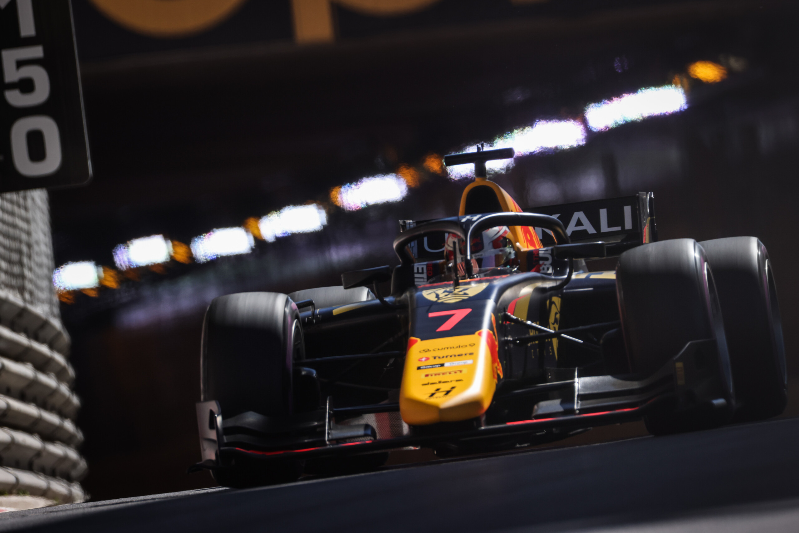 F2 Monaco: Lawson wins damp sprint race