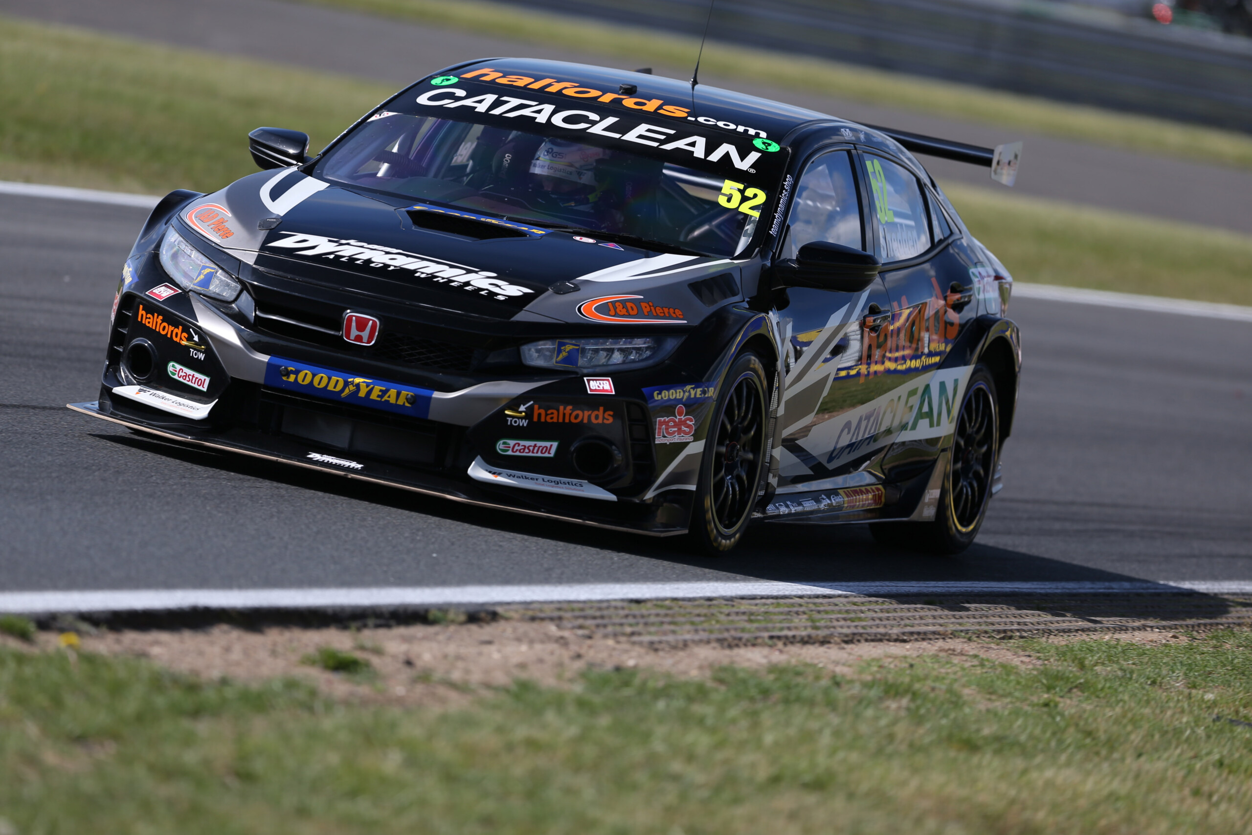 BTCC Snetterton – Gordon Shedden takes pole position in thrilling two-part session