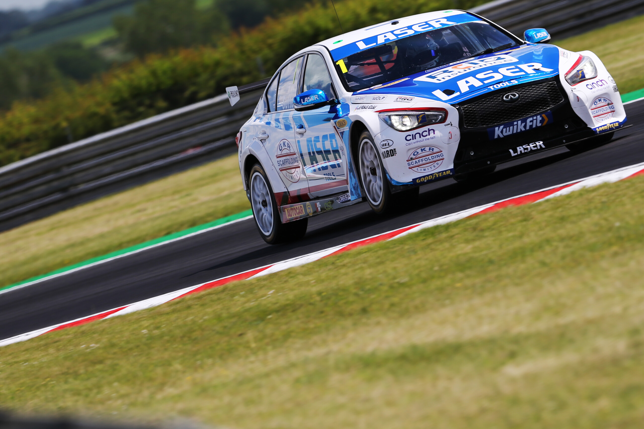 BTCC Snetterton – Sutton’s scintillating drive secures second win of season at Snetterton