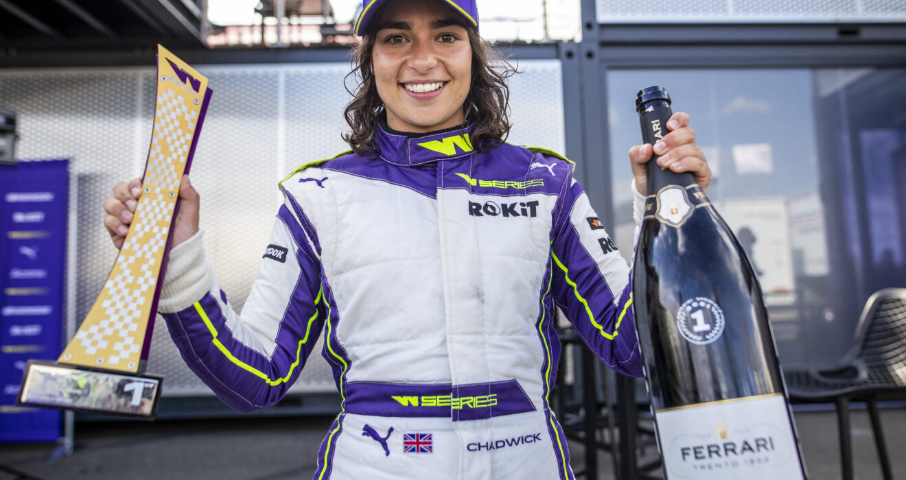 W Series Hungary: Chadwick dominates to retake title lead