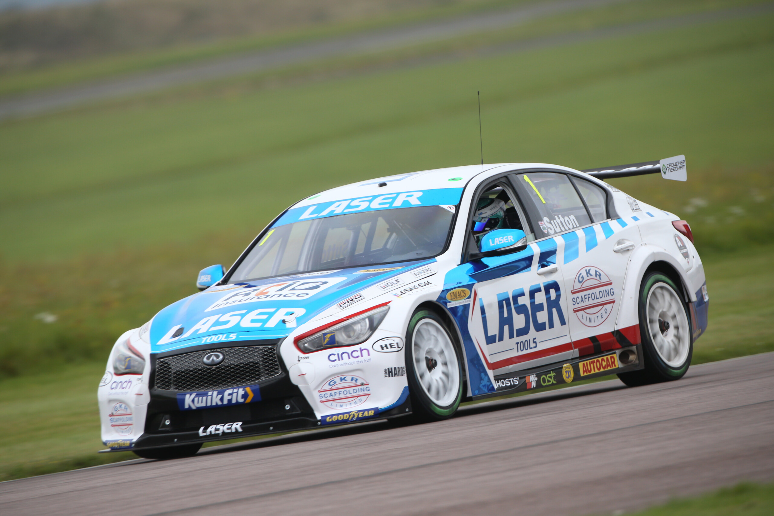 BTCC Thruxton – Sutton extends championship lead as Ingram suffers late puncture