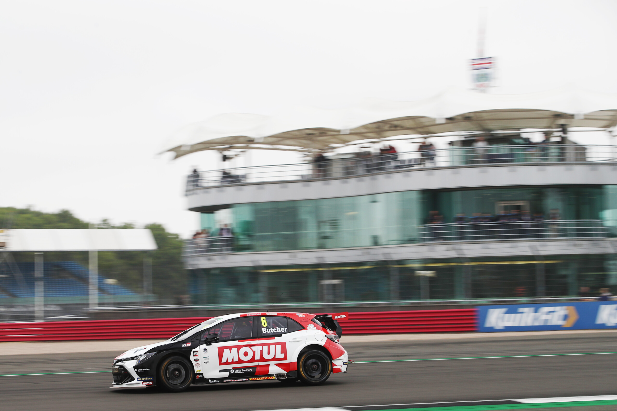 BTCC Silverstone – Butcher holds off Cook for second win of the day
