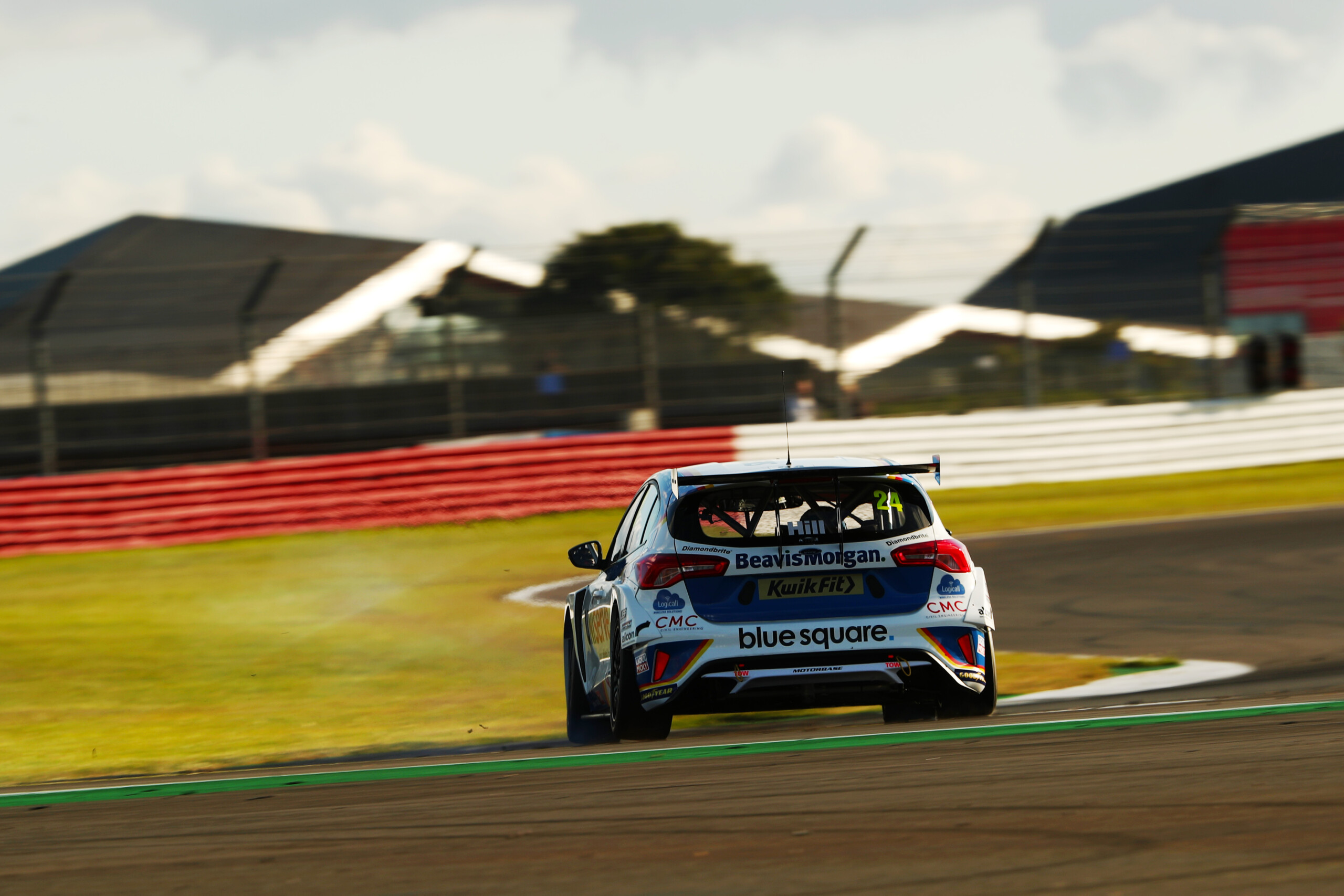BTCC Silverstone – Hill keeps title fight alive with win in final race