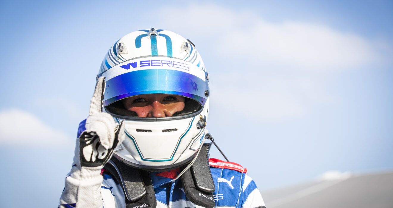 W Series Qualifying: Kimiläinen beats championship rivals to pole