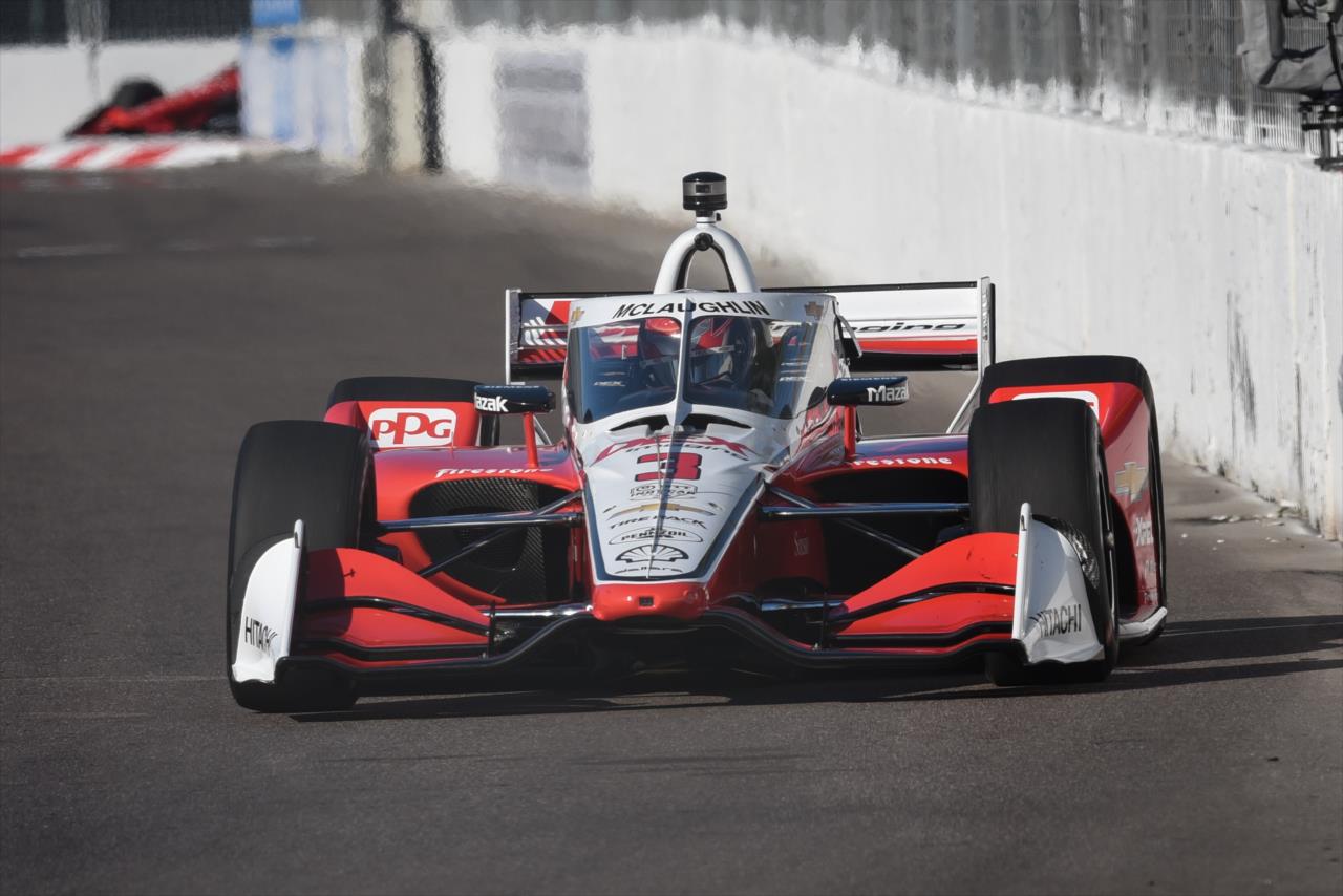 Scott McLaughlin comes from down under to take St. Pete pole