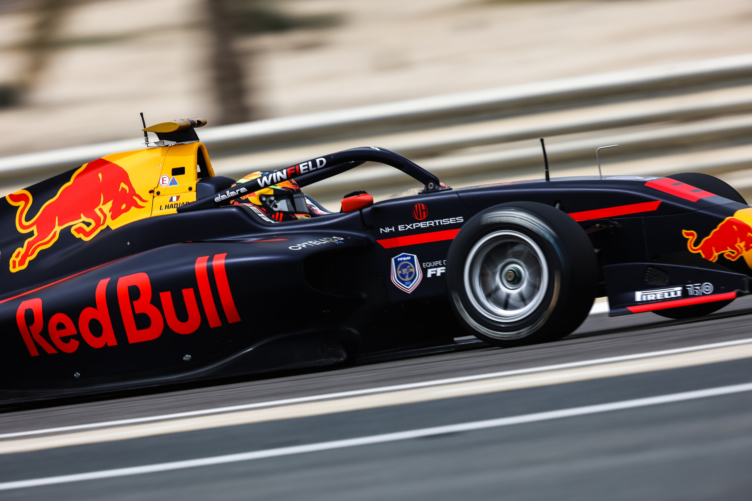 F3 Bahrain: Hadjar takes opening victory as Bearman penalised across the line