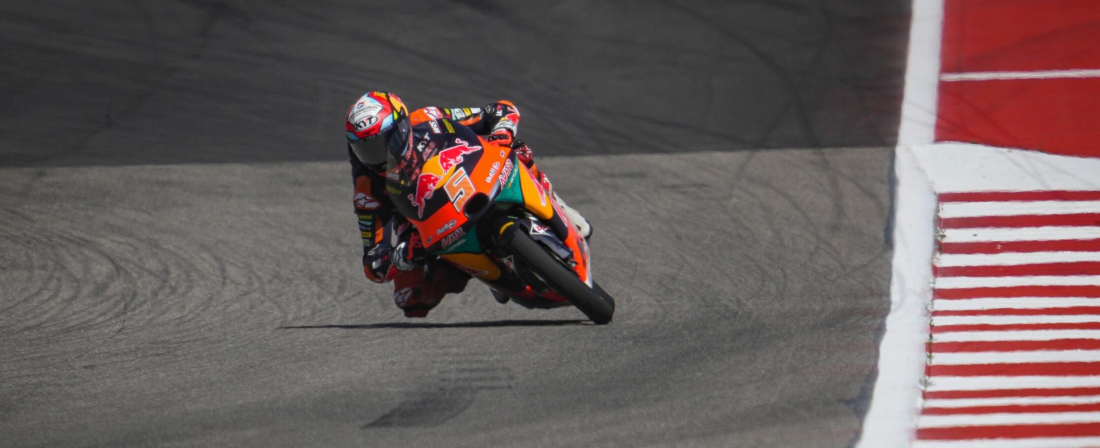 Moto3: Masia wins Chaotic Clash in COTA