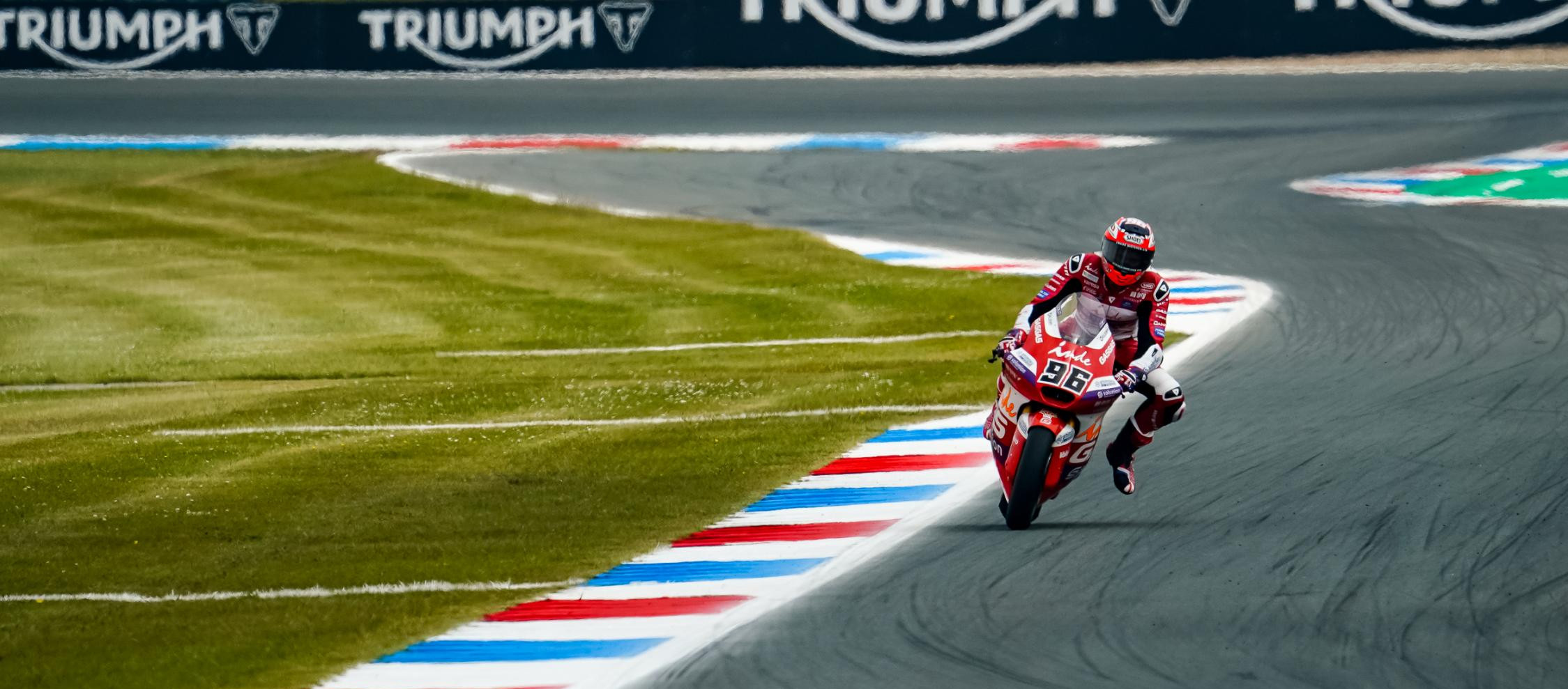 Moto2: Dixon takes a Dazzling Pole in Assen