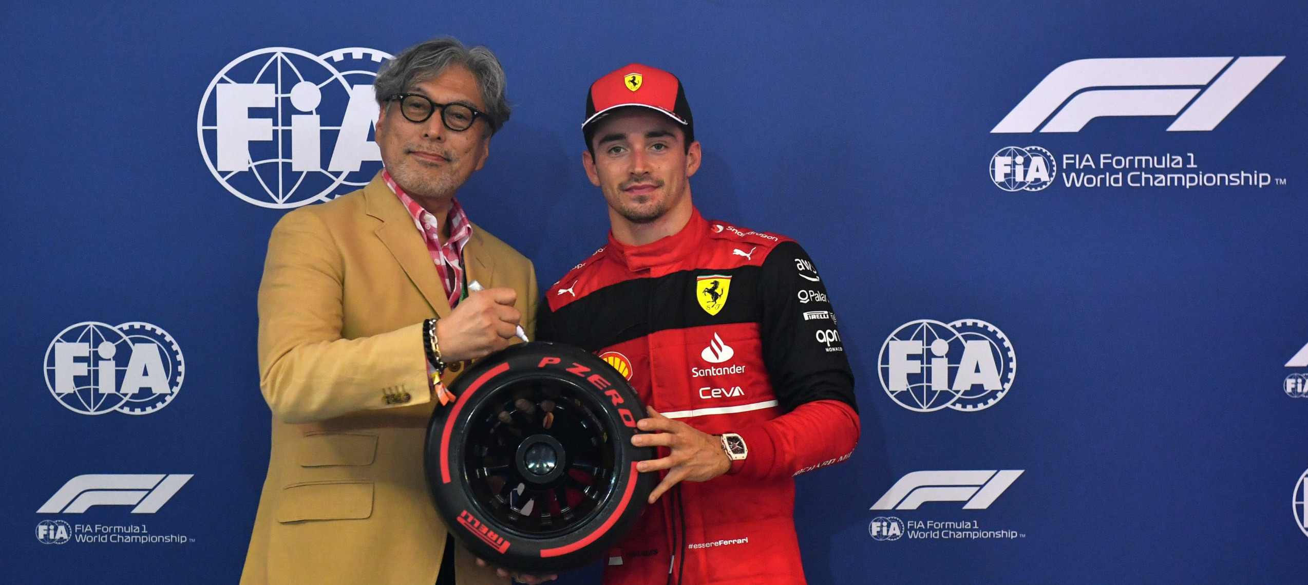 Leclerc secures Singapore GP pole in tricky conditions