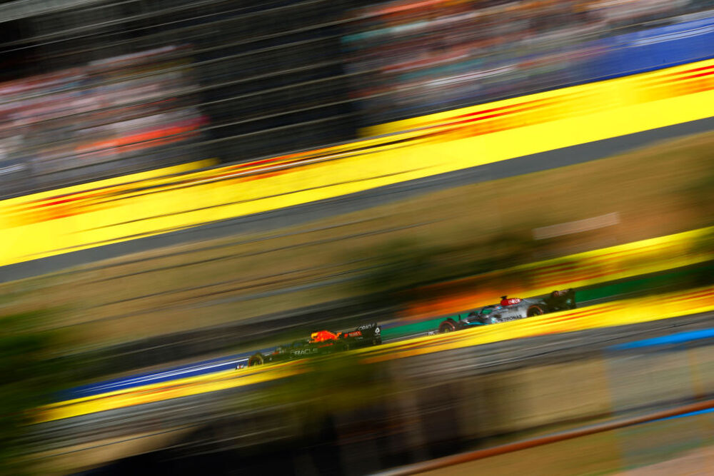Russell Wins Saturday Sprint in Sao Paulo