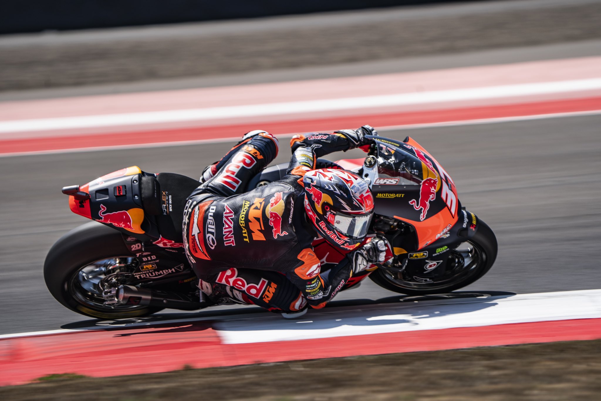 Moto2: Lucky Win Number Seven for Acosta