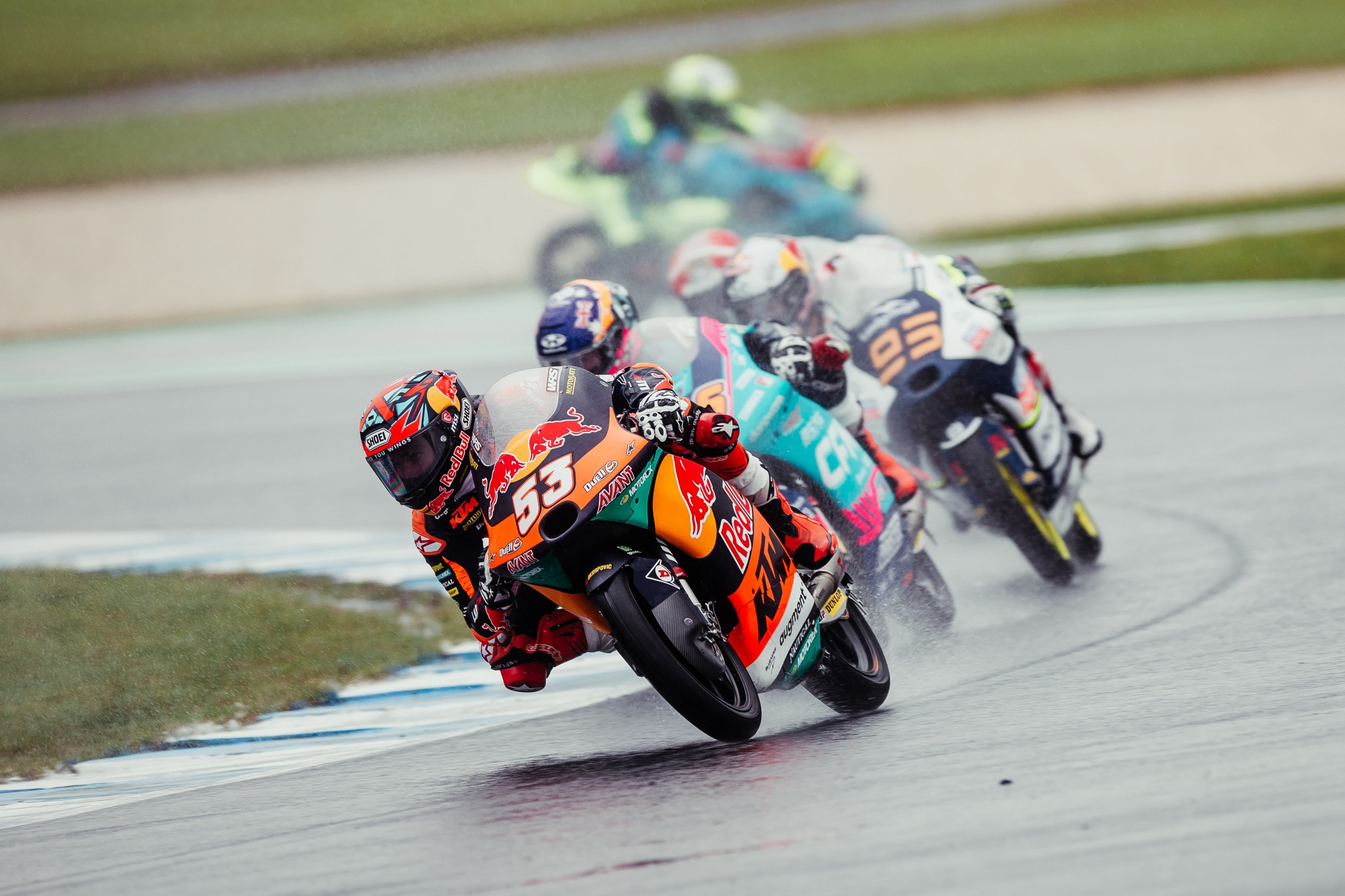 Moto3: Öncü Wins Down Under