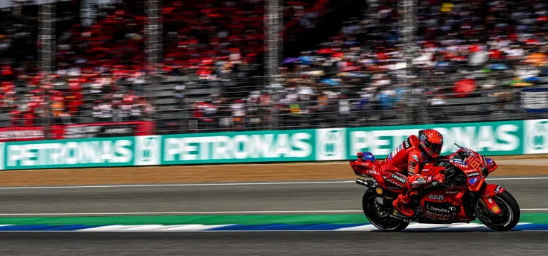 MotoGP: Marc Marquez Wins Thailand Sprint Race