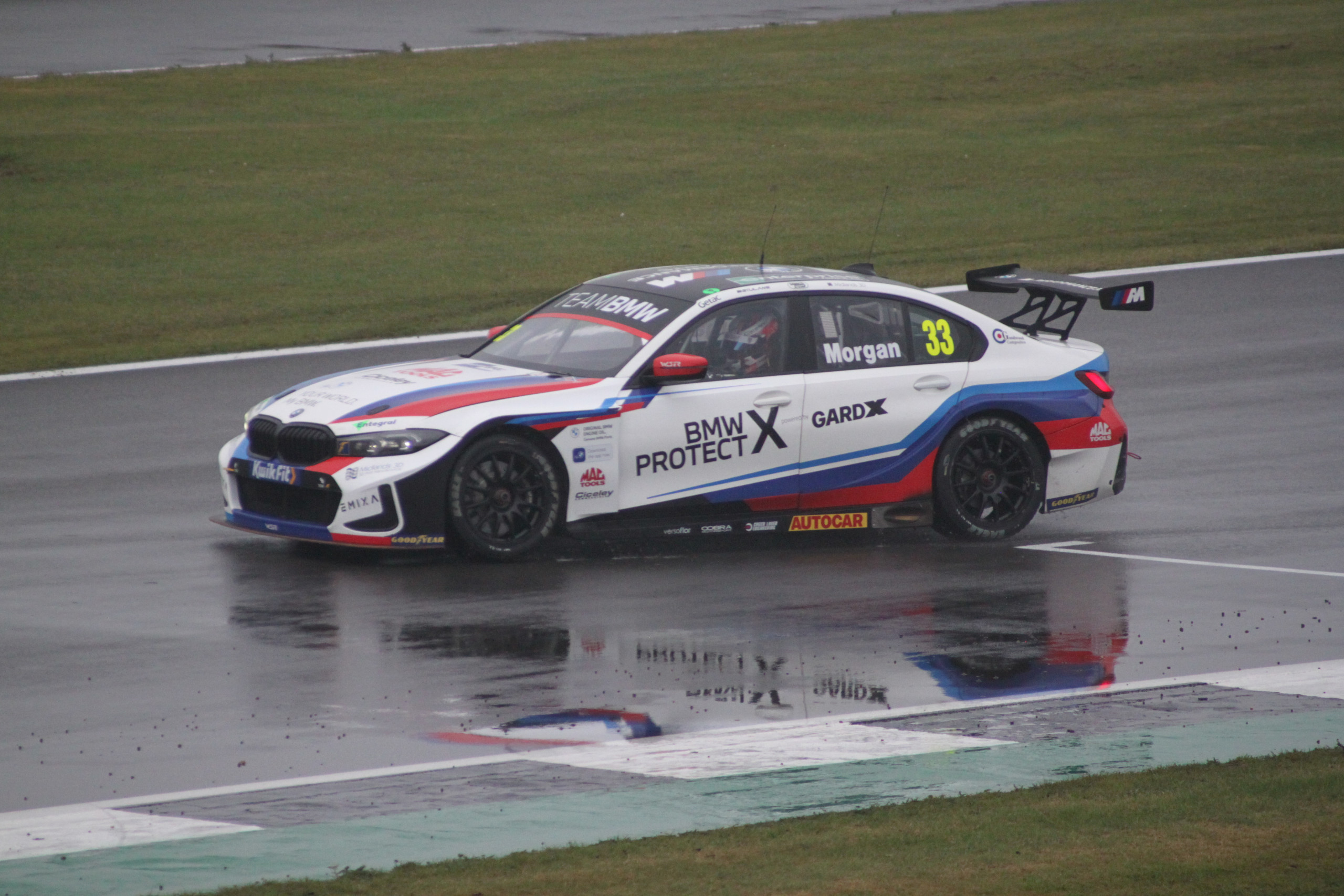 BTCC – Rainford secures maiden win with WSR clean sweep