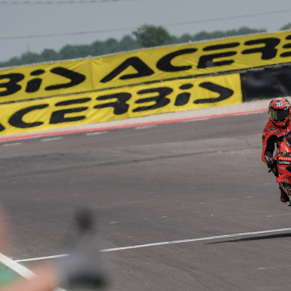 WorldSBK: Bulega repels early Razgatliogu challenge in Cremona Race 1