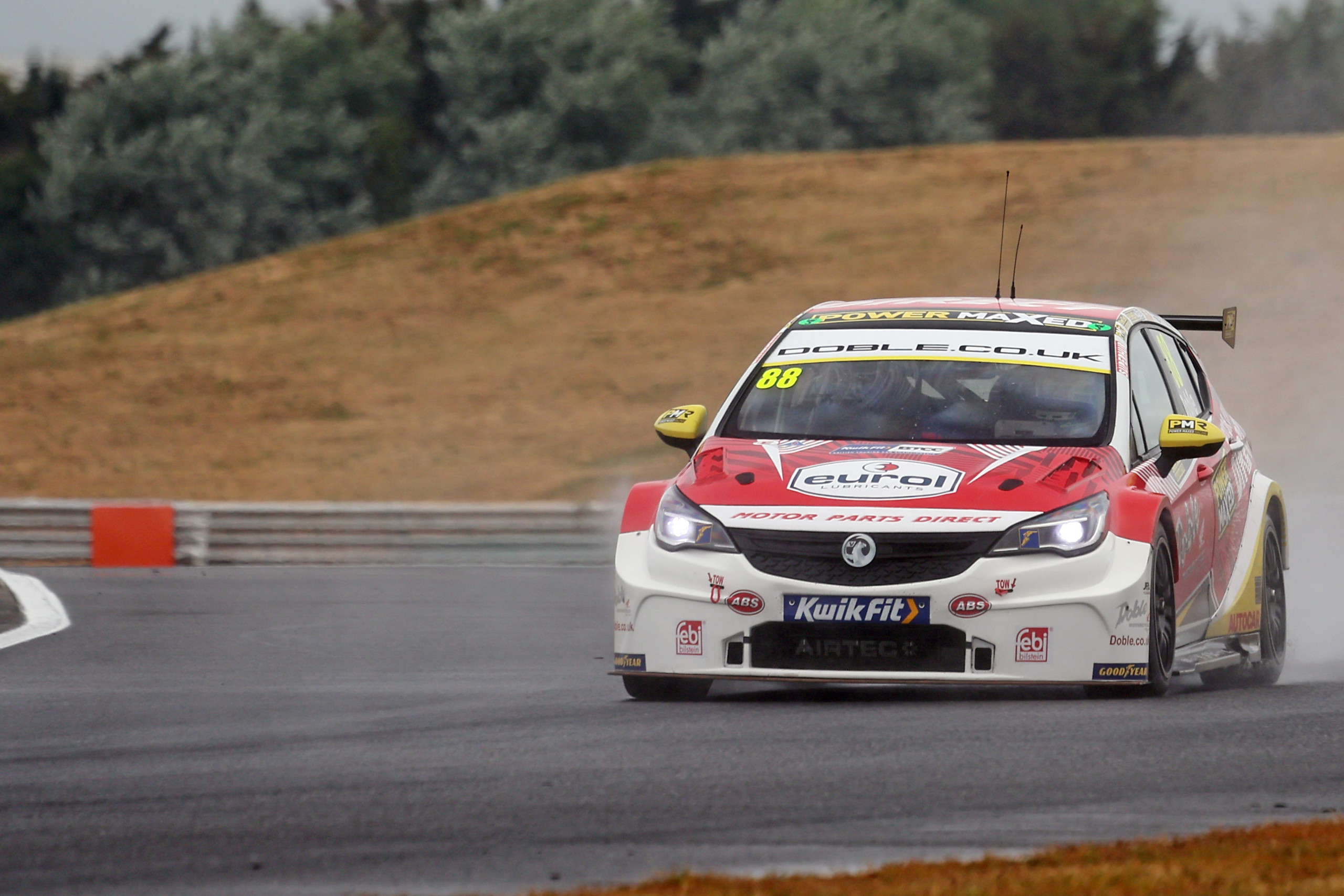 BTCC Snetterton – Doble takes memorable first BTCC win