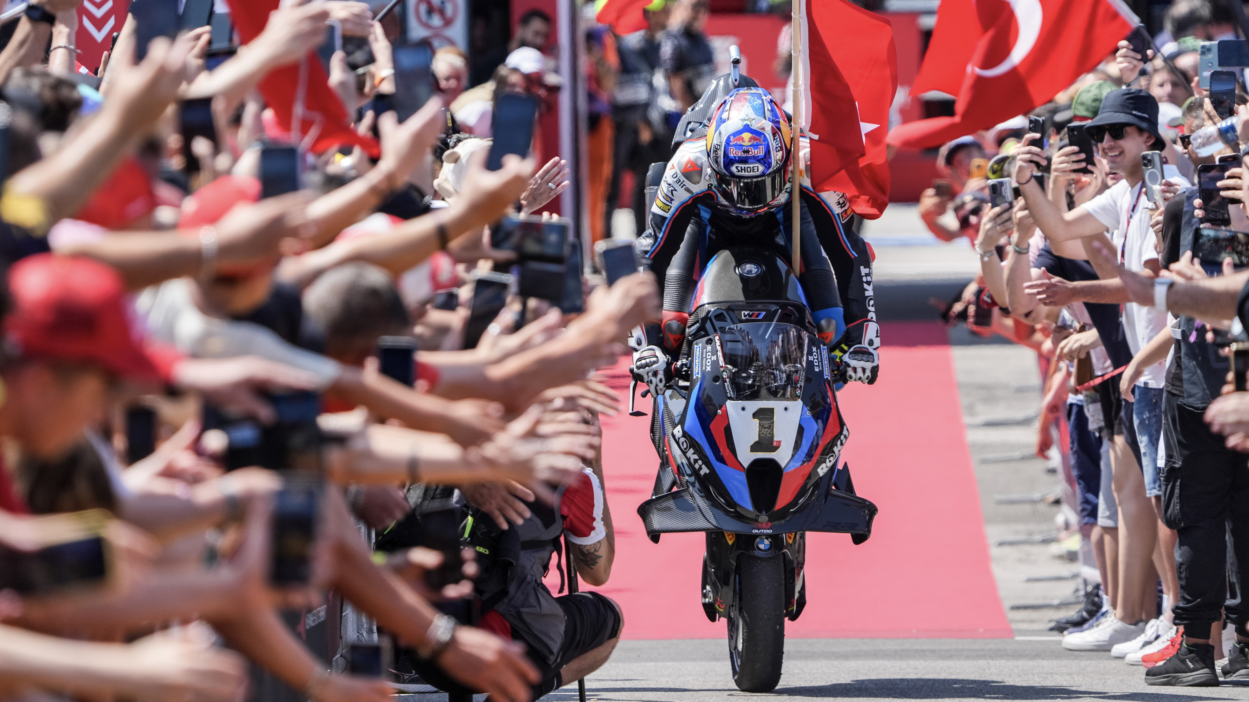 WorldSBK: Razgatlioglu lays down marker in Misano Race 1