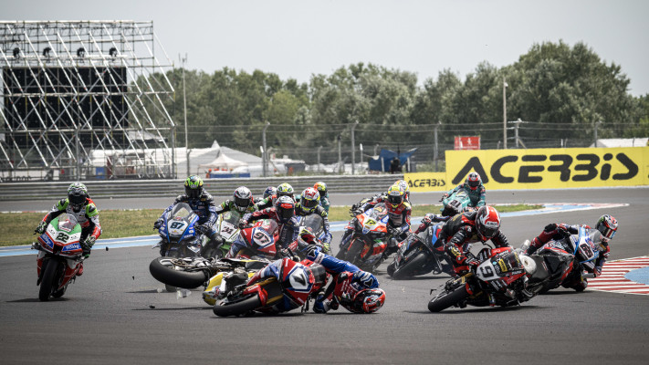 WorldSBK: Razgatlioglu wins Balaton Park opener marred by early pile-up