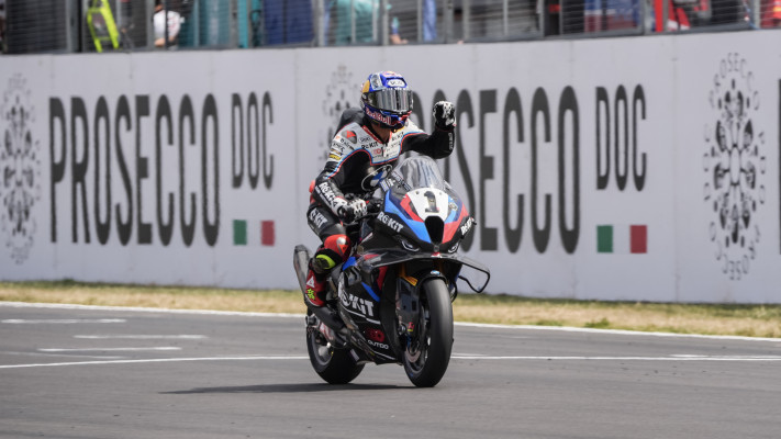WorldSBK: Championship lead finally changes as Razgatlioglu dominates Donington