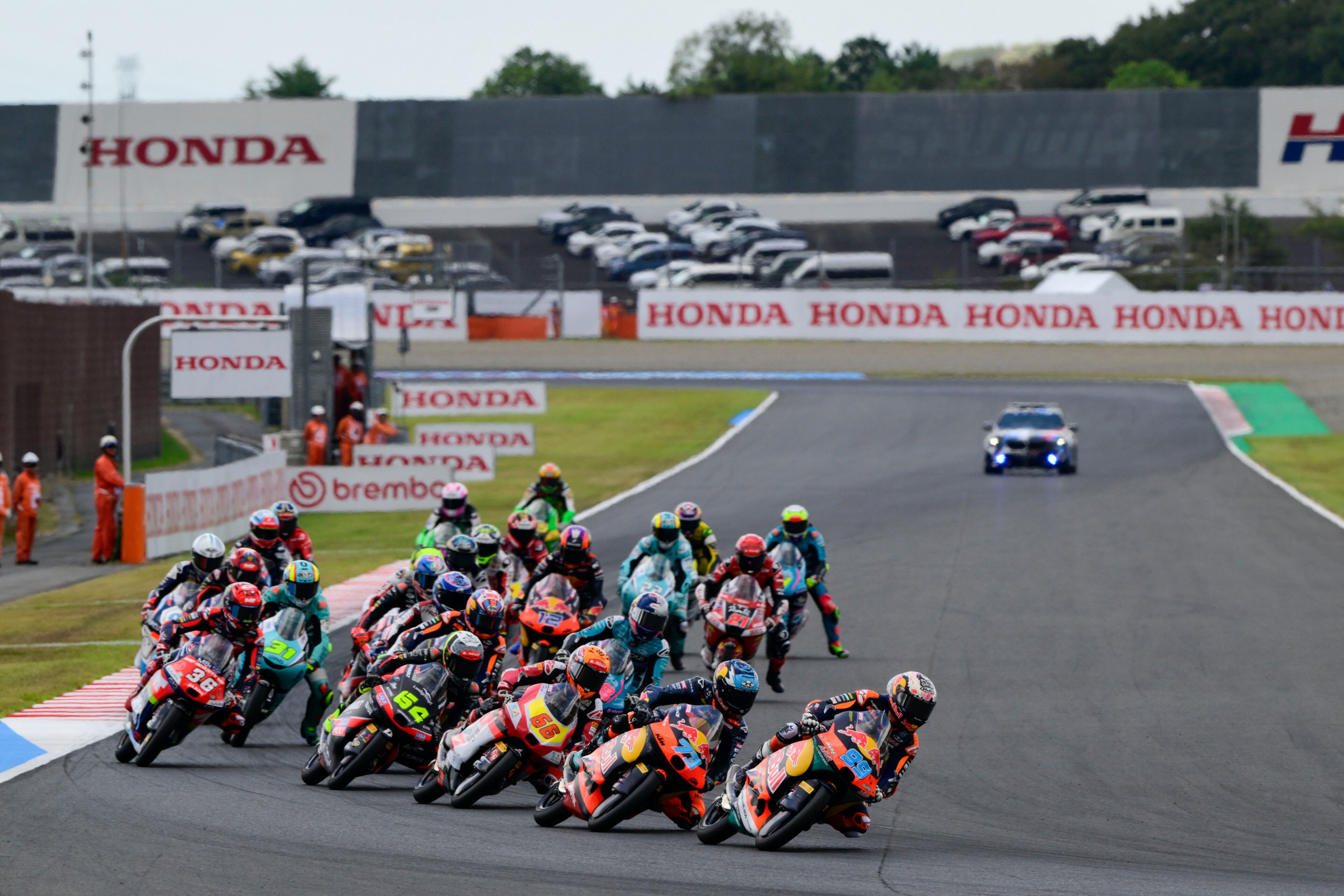 Dominant Muñoz Wins in Japan, Rueda Edges Closer to Glory