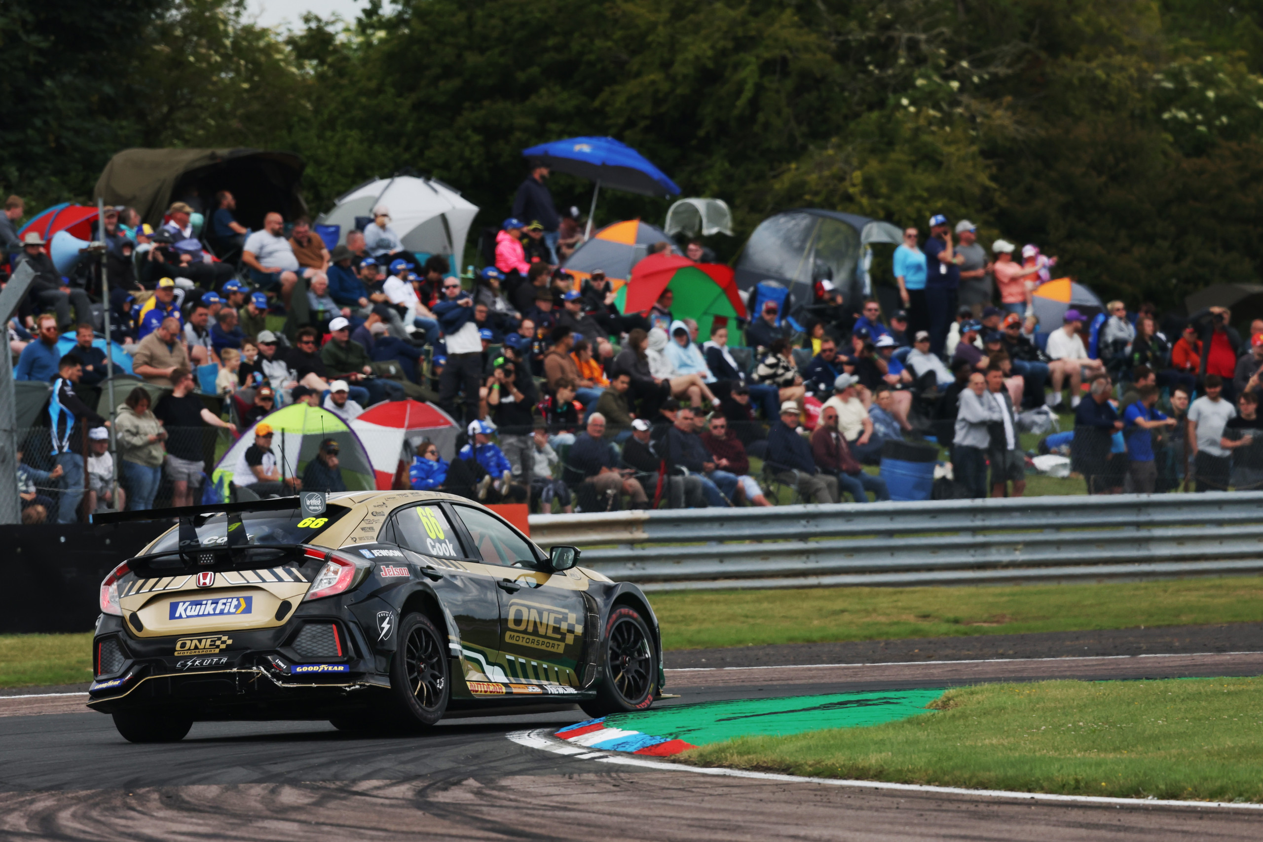 BTCC Brands Hatch – Josh Cook takes final race win of season
