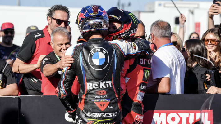 WorldSBK: Razgatlioglu withstands Bulega pressure to seal 2025 WSBK Championship in Jerez