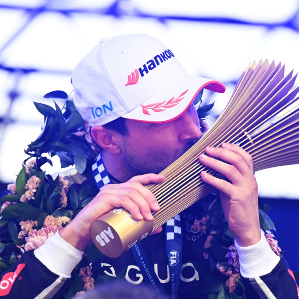 Formula E Season 12 Round 3: Evans Secures Race Win Record with Victory in Miami