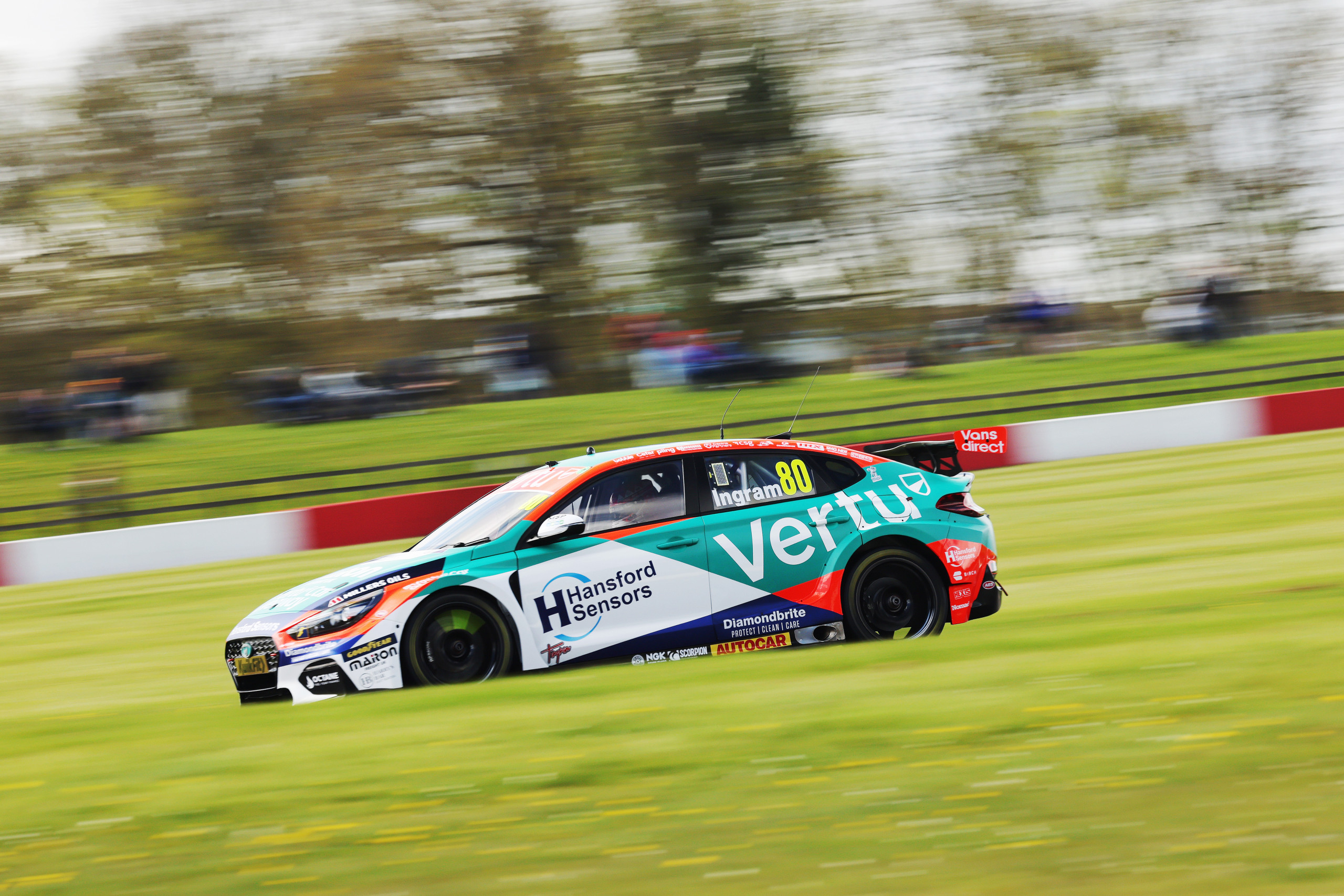 BTCC Round One – Ingram takes win in thrilling opening race
