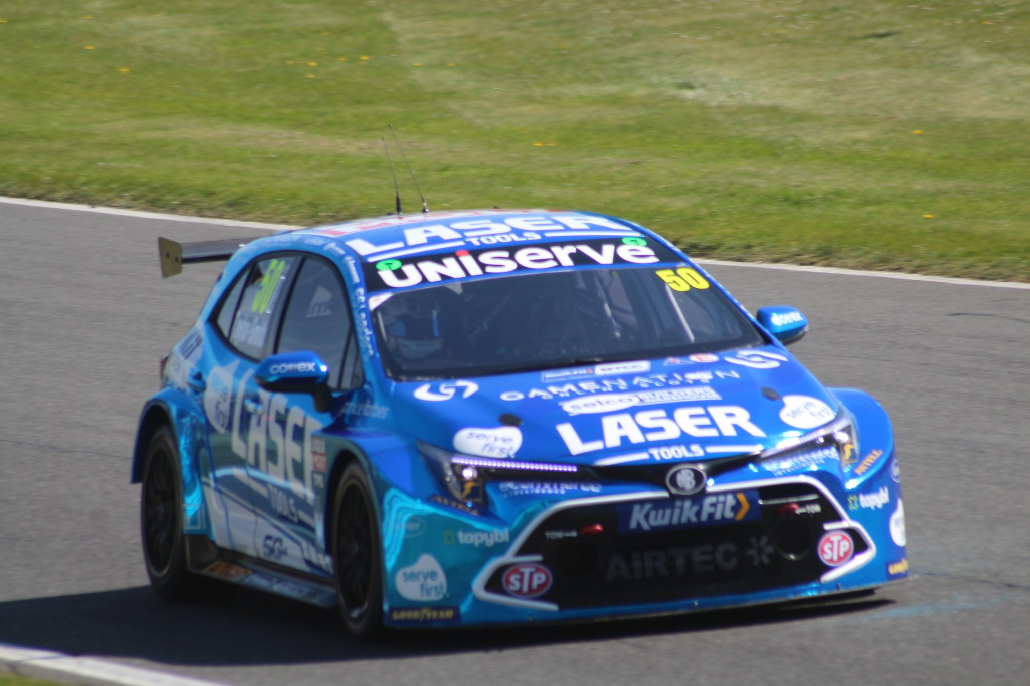 BTCC – Aron Taylor-Smith Wins First Race In 10 Years In Chaotic Brands Hatch Race 2